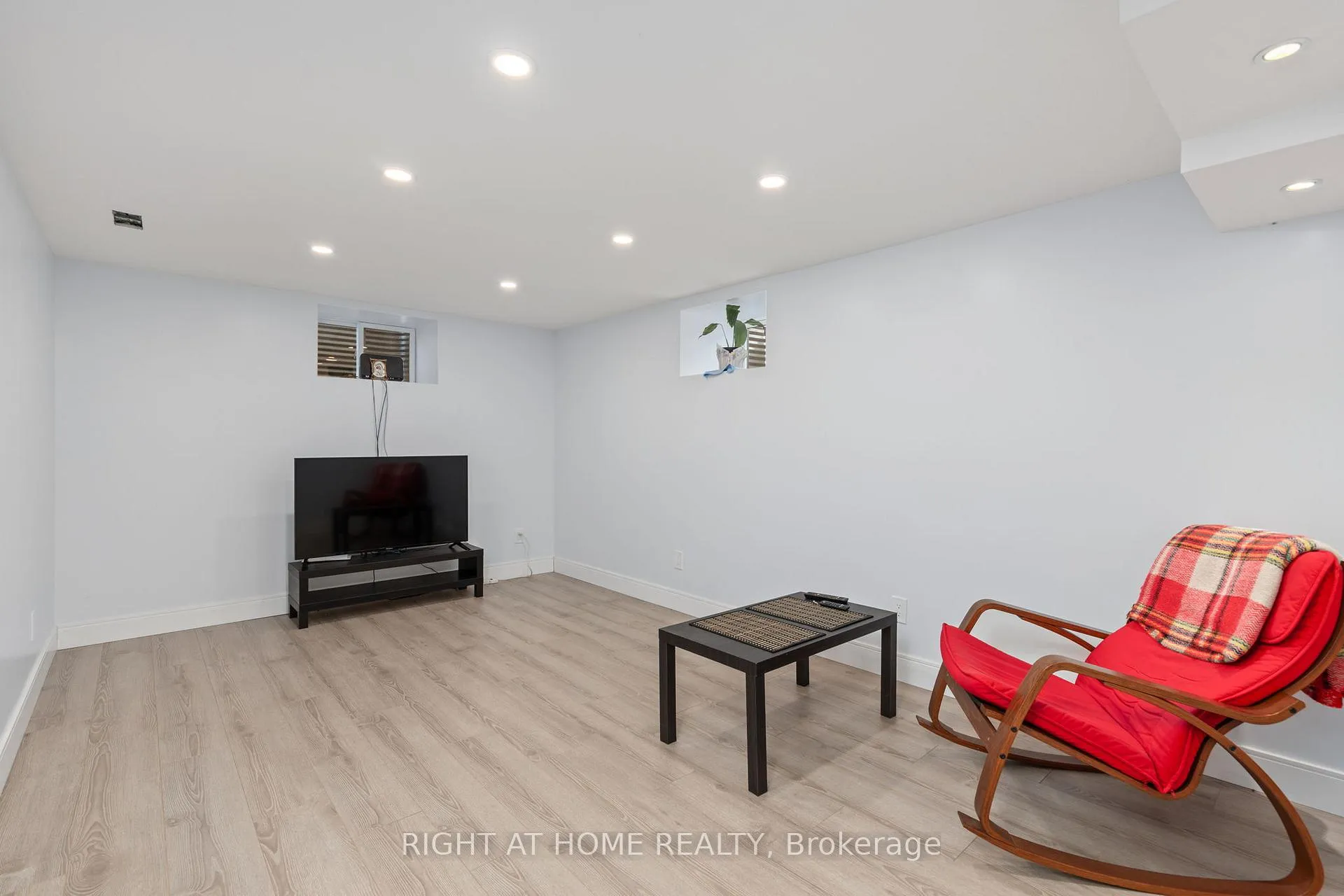 Photo 10 of Unit Basement, 346 Walkers Line, Burlington, Roseland — HOMEH