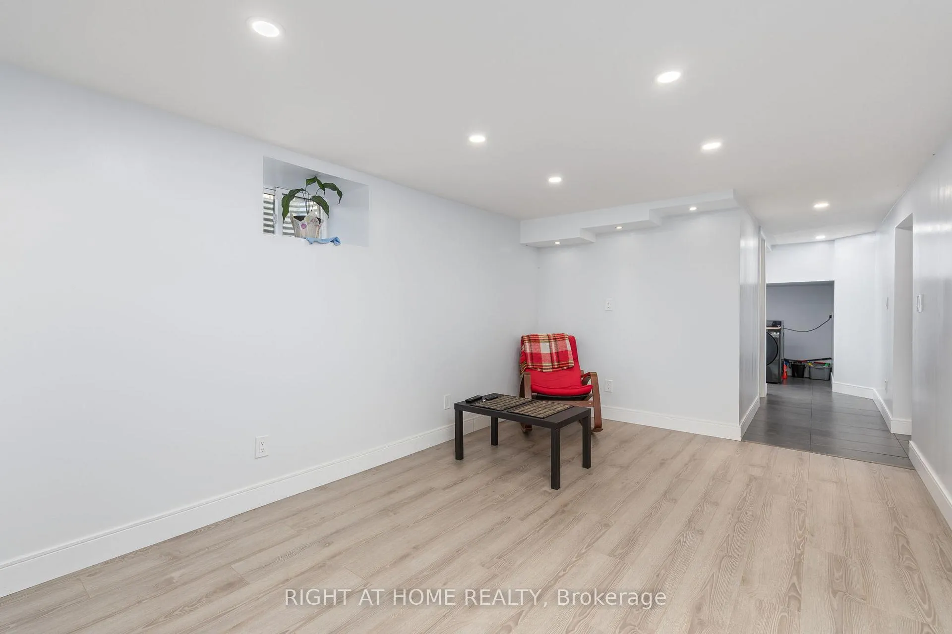 Photo 11 of Unit Basement, 346 Walkers Line, Burlington, Roseland — HOMEH