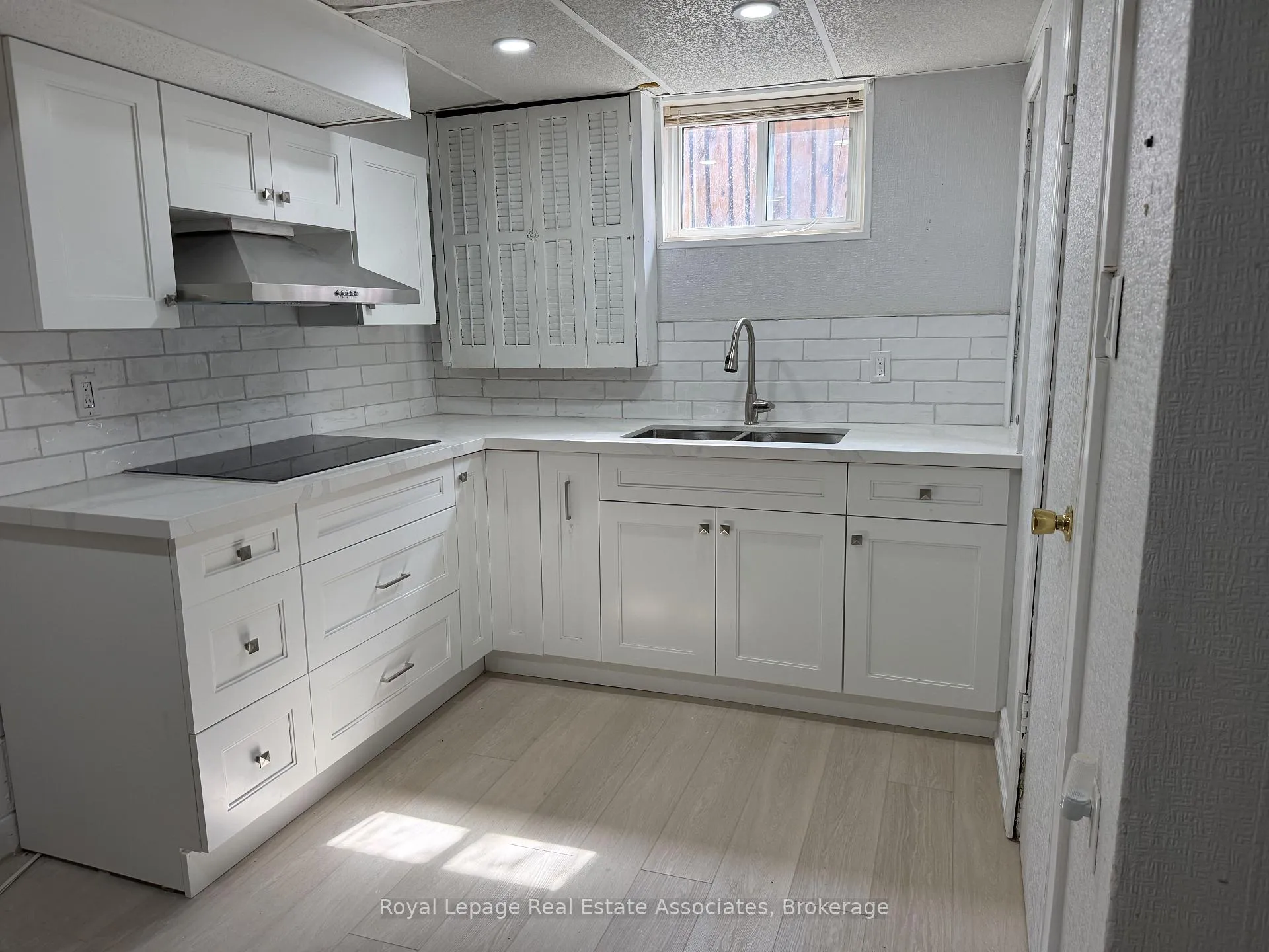Photo 6 of Unit Lower, 60 Toby Crescent, Hamilton, Huntington — HOMEH