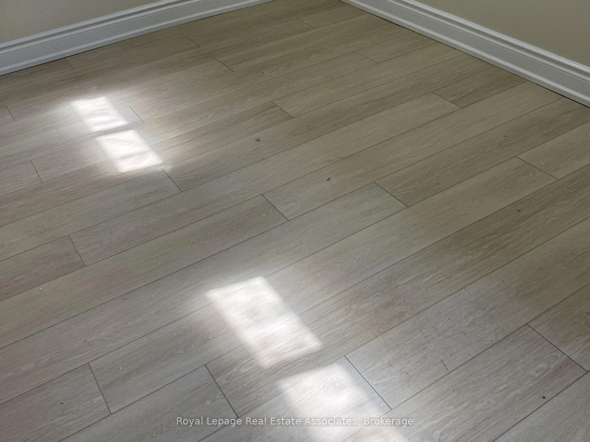 Photo 11 of Unit Lower, 60 Toby Crescent, Hamilton, Huntington — HOMEH