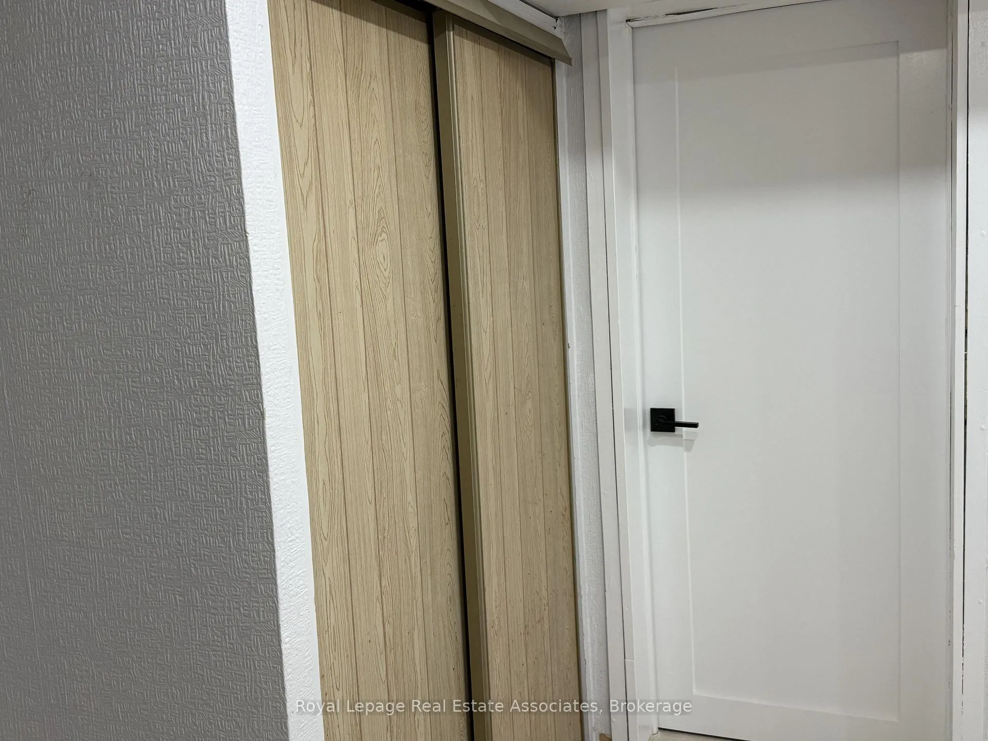 Photo 14 of Unit Lower, 60 Toby Crescent, Hamilton, Huntington — HOMEH