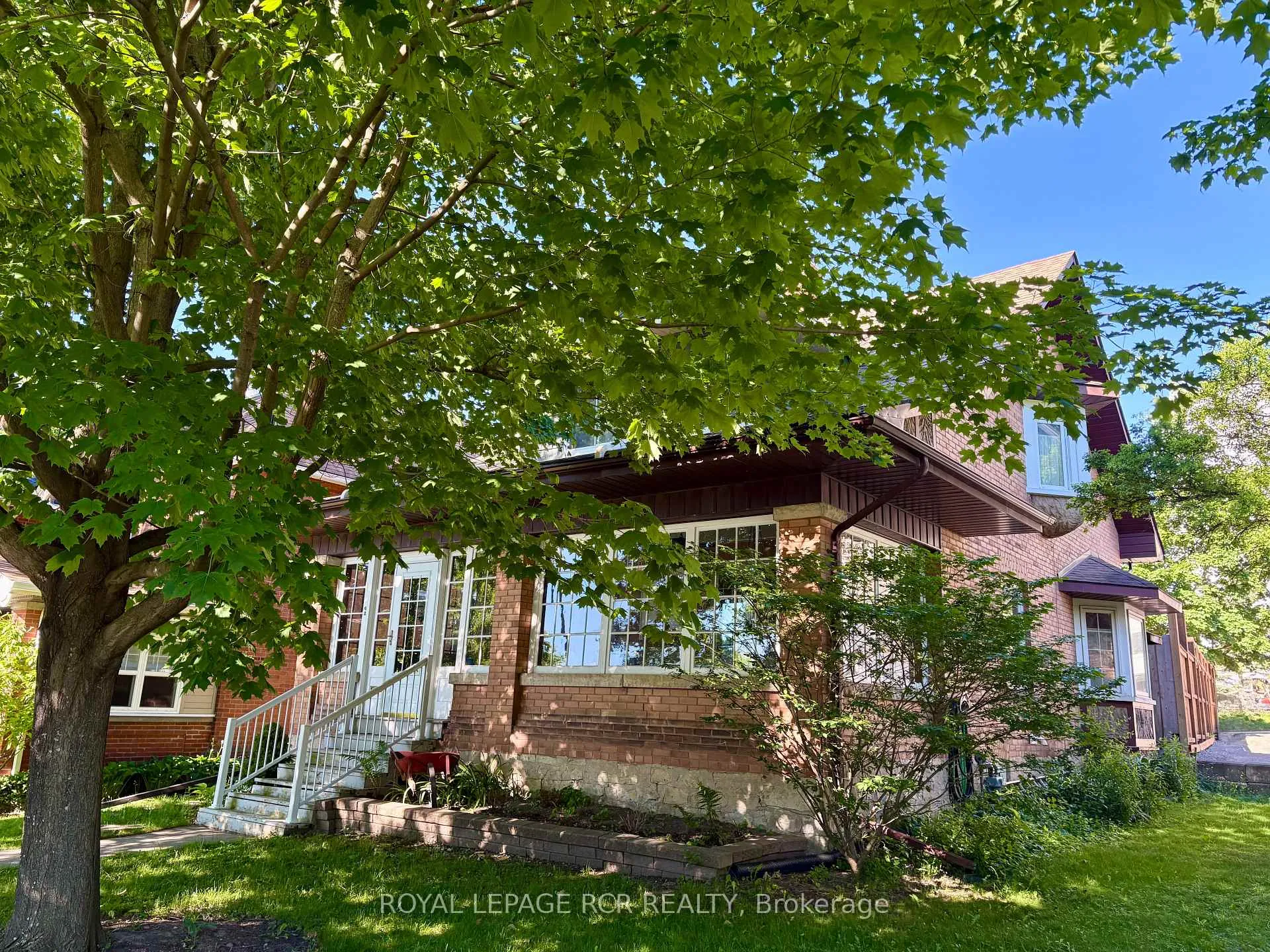 Photo 2 of 42 First Street, Orangeville — HOMEH