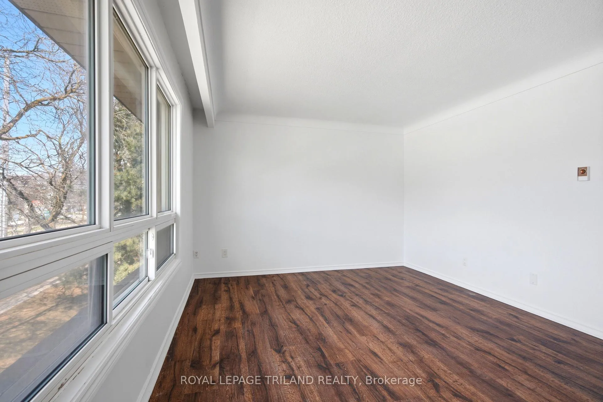 Photo 2 of Unit 6, 66 Willow Road, Guelph, Junction/Onward Willow — HOMEH