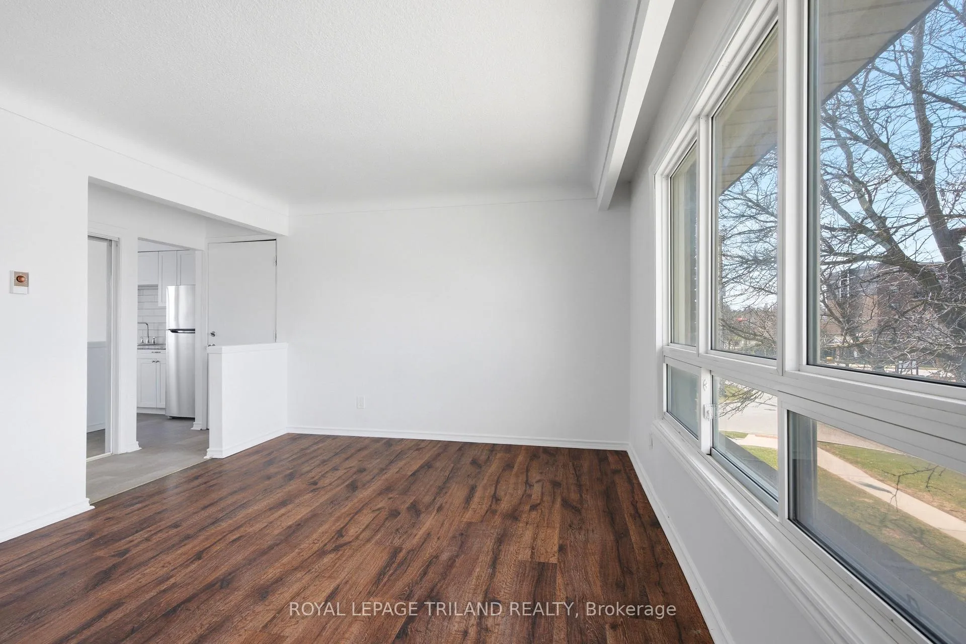 Photo 3 of Unit 6, 66 Willow Road, Guelph, Junction/Onward Willow — HOMEH
