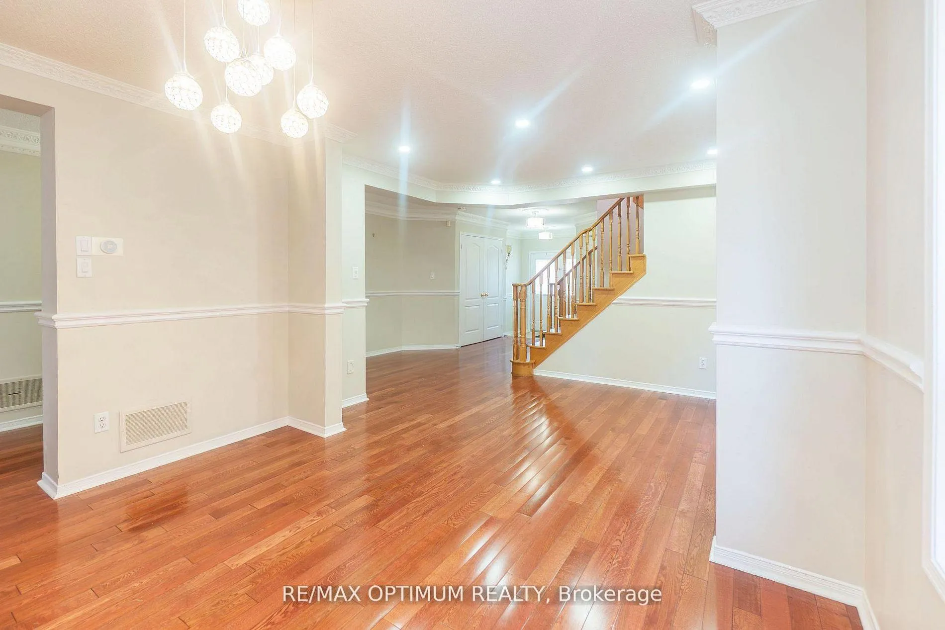 Photo 10 of 12 Humbolt Crescent, Brampton, Fletcher's Meadow — HOMEH