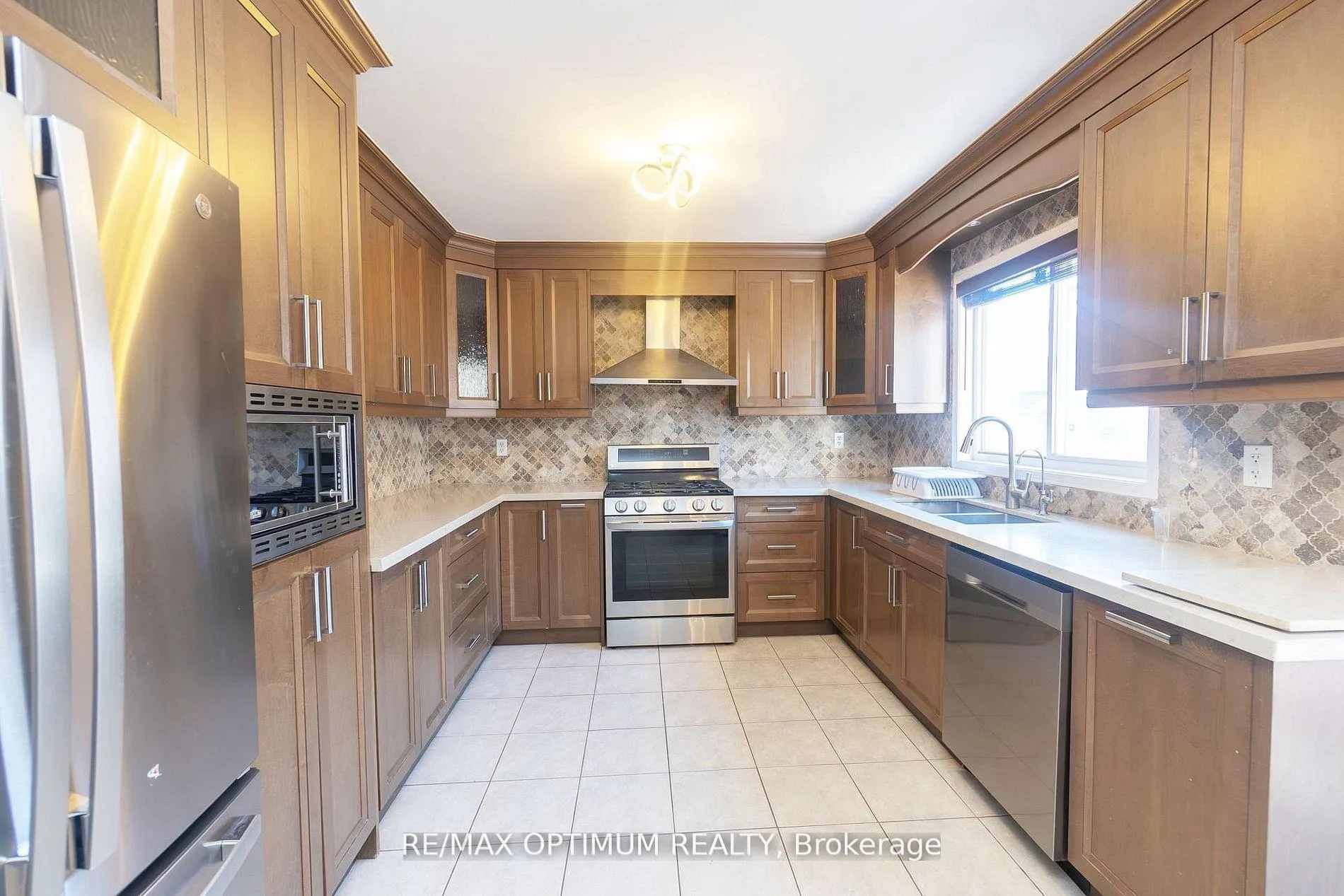 Photo 11 of 12 Humbolt Crescent, Brampton, Fletcher's Meadow — HOMEH