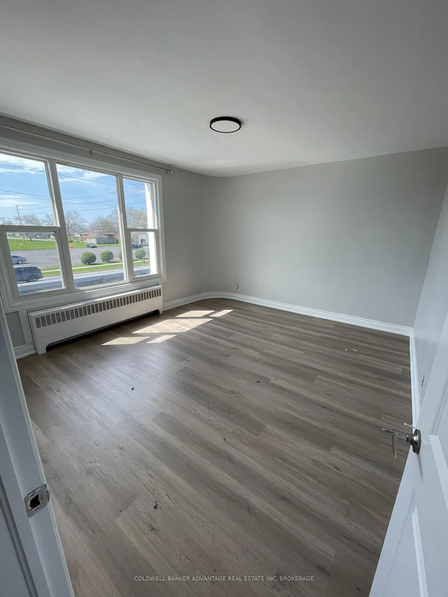 Photo 7 of Unit 1, 936 East Main Street, Welland, Welland Downtown — HOMEH