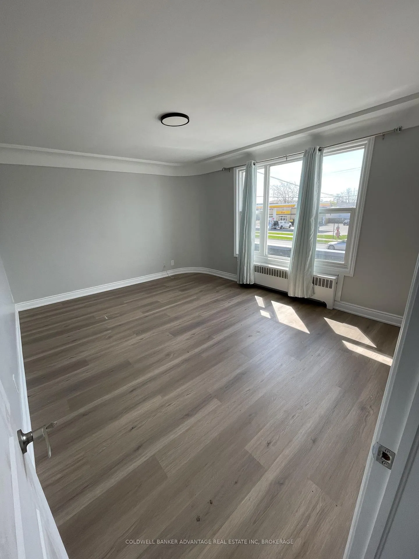 Photo 8 of Unit 1, 936 East Main Street, Welland, Welland Downtown — HOMEH