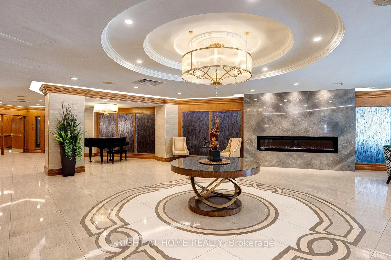 Photo 4 of Unit 1116, 610 Bullock Drive, Markham, Markville — HOMEH