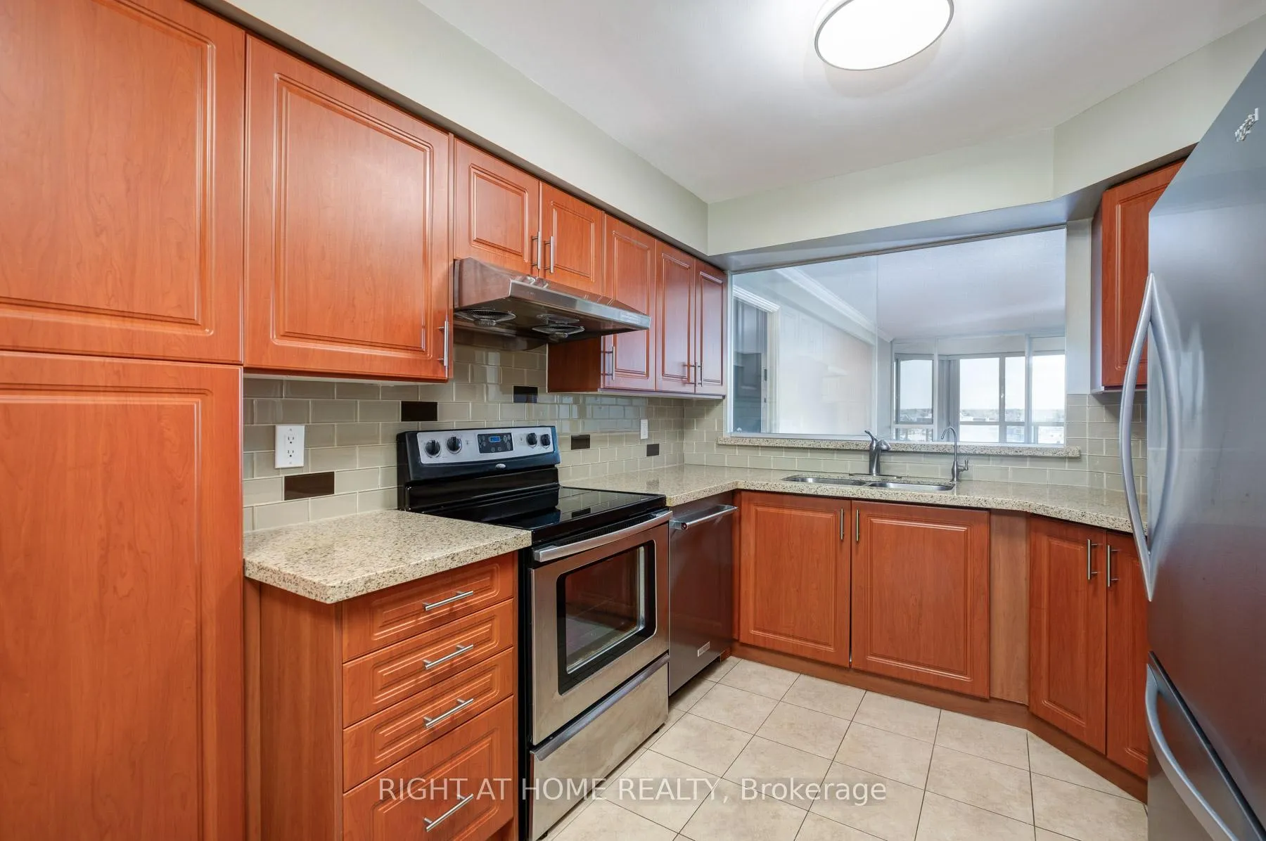 Photo 13 of Unit 1116, 610 Bullock Drive, Markham, Markville — HOMEH