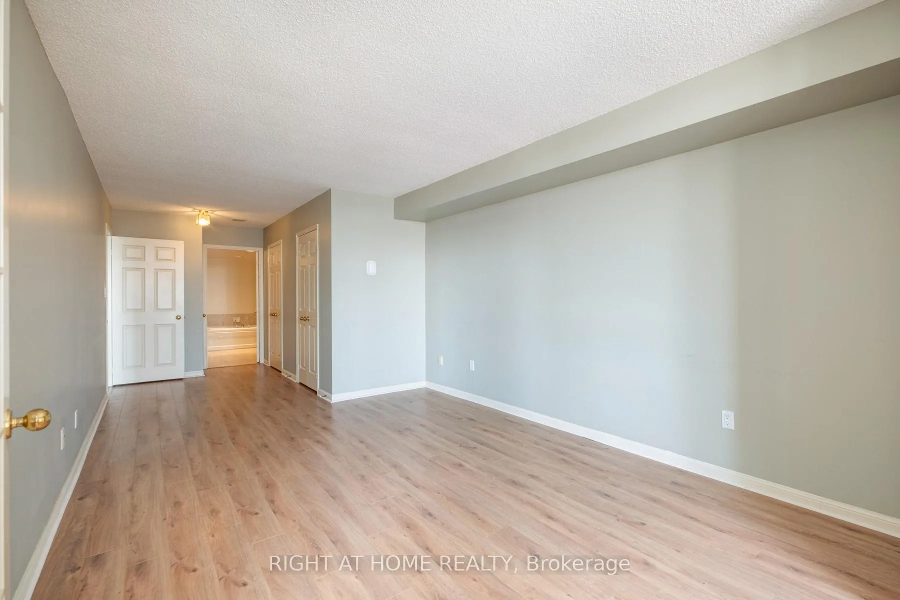 Photo 19 of Unit 1116, 610 Bullock Drive, Markham, Markville — HOMEH