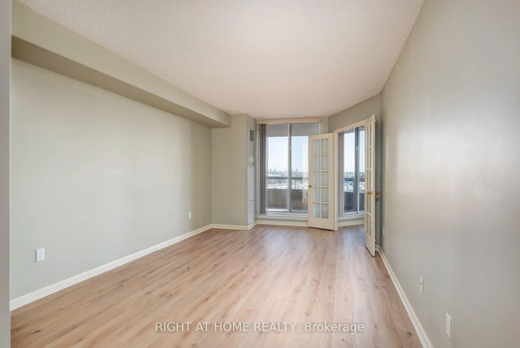 Photo 22 of Unit 1116, 610 Bullock Drive, Markham, Markville — HOMEH