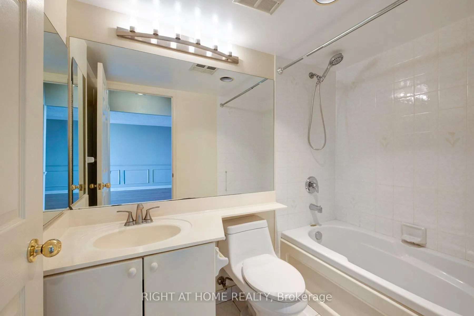 Photo 26 of Unit 1116, 610 Bullock Drive, Markham, Markville — HOMEH
