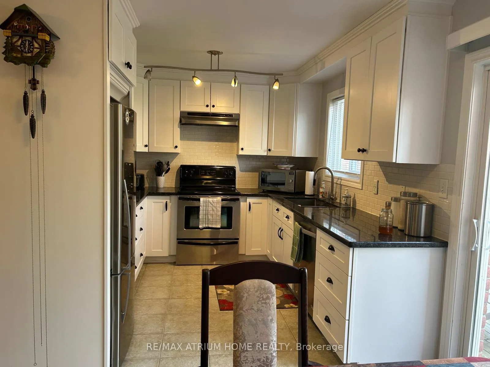 Photo 4 of 42 Zokol Drive, Aurora, Bayview Northeast — HOMEH