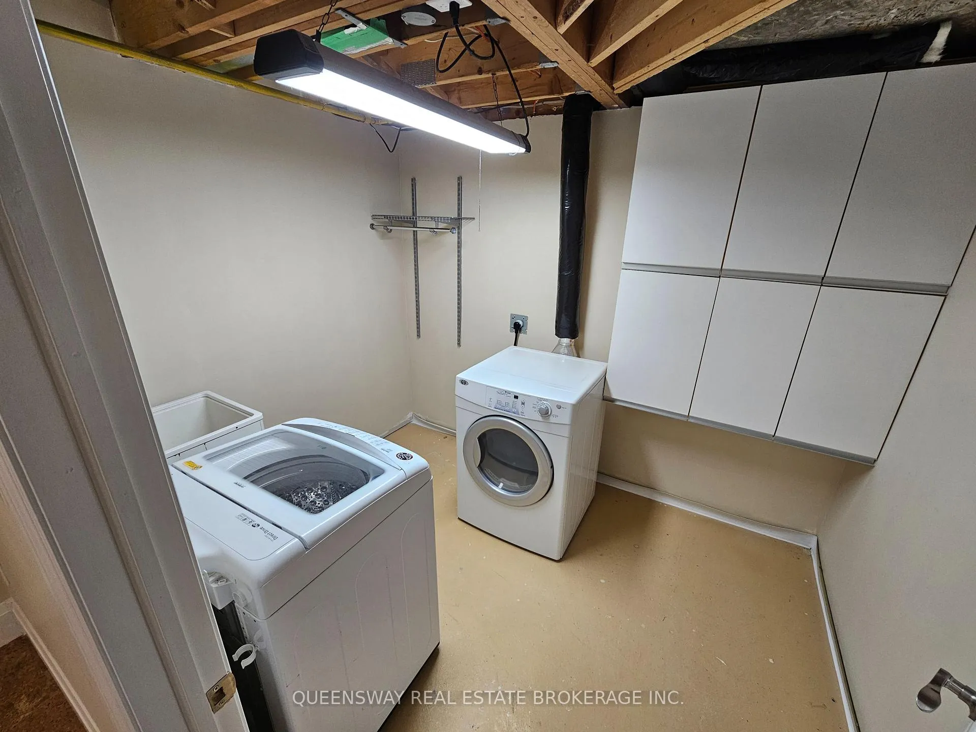 Photo 10 of Unit Lower Level / Basement, 36 April Gardens, Aurora, Aurora Heights — HOMEH