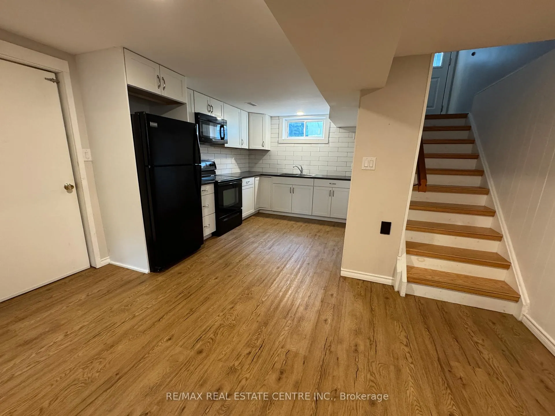 Photo 5 of Unit Basement, 456 Speedvale ( Basement ) Avenue E, Guelph, Riverside Park — HOMEH