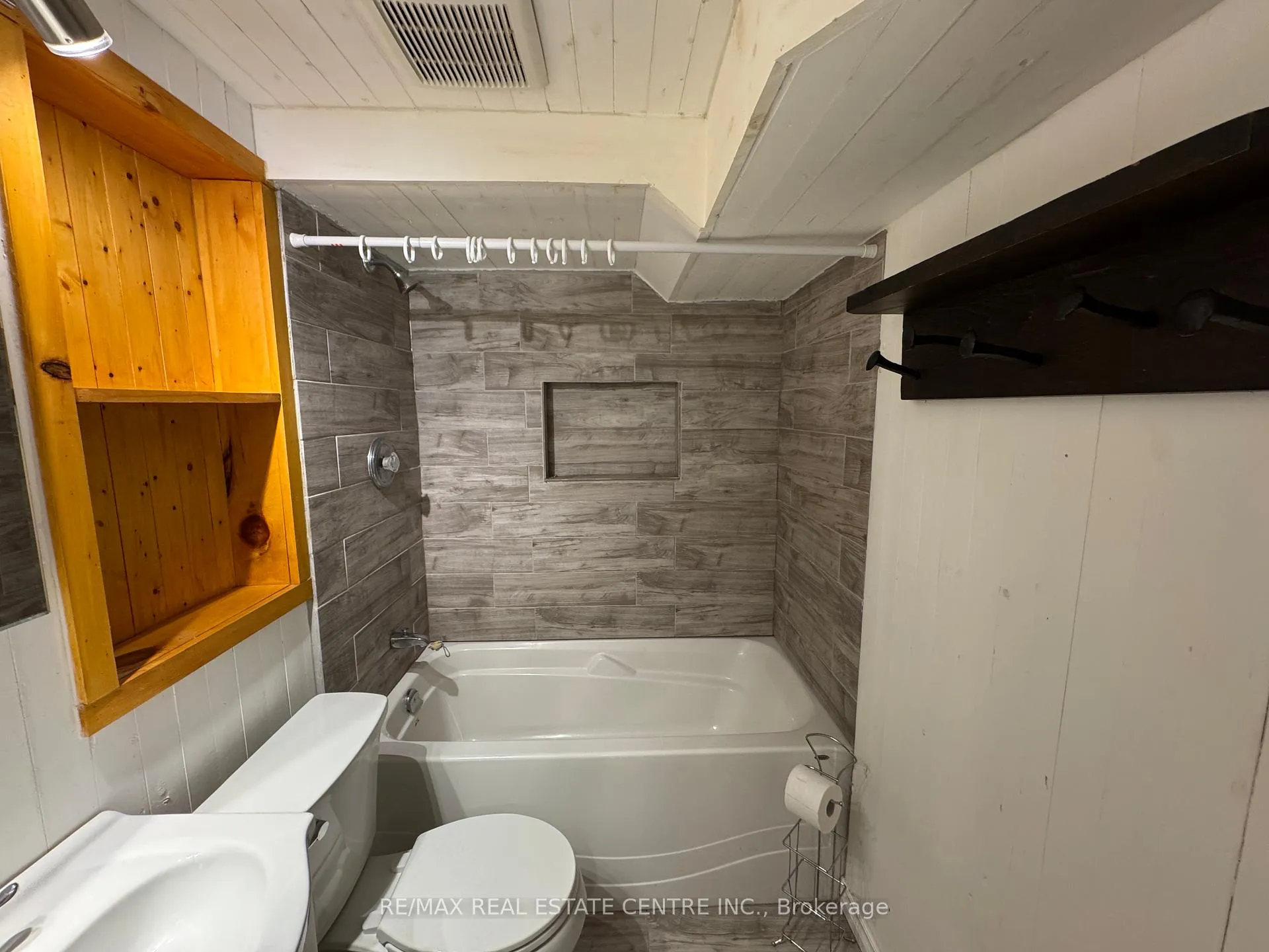 Photo 18 of Unit Basement, 456 Speedvale ( Basement ) Avenue E, Guelph, Riverside Park — HOMEH