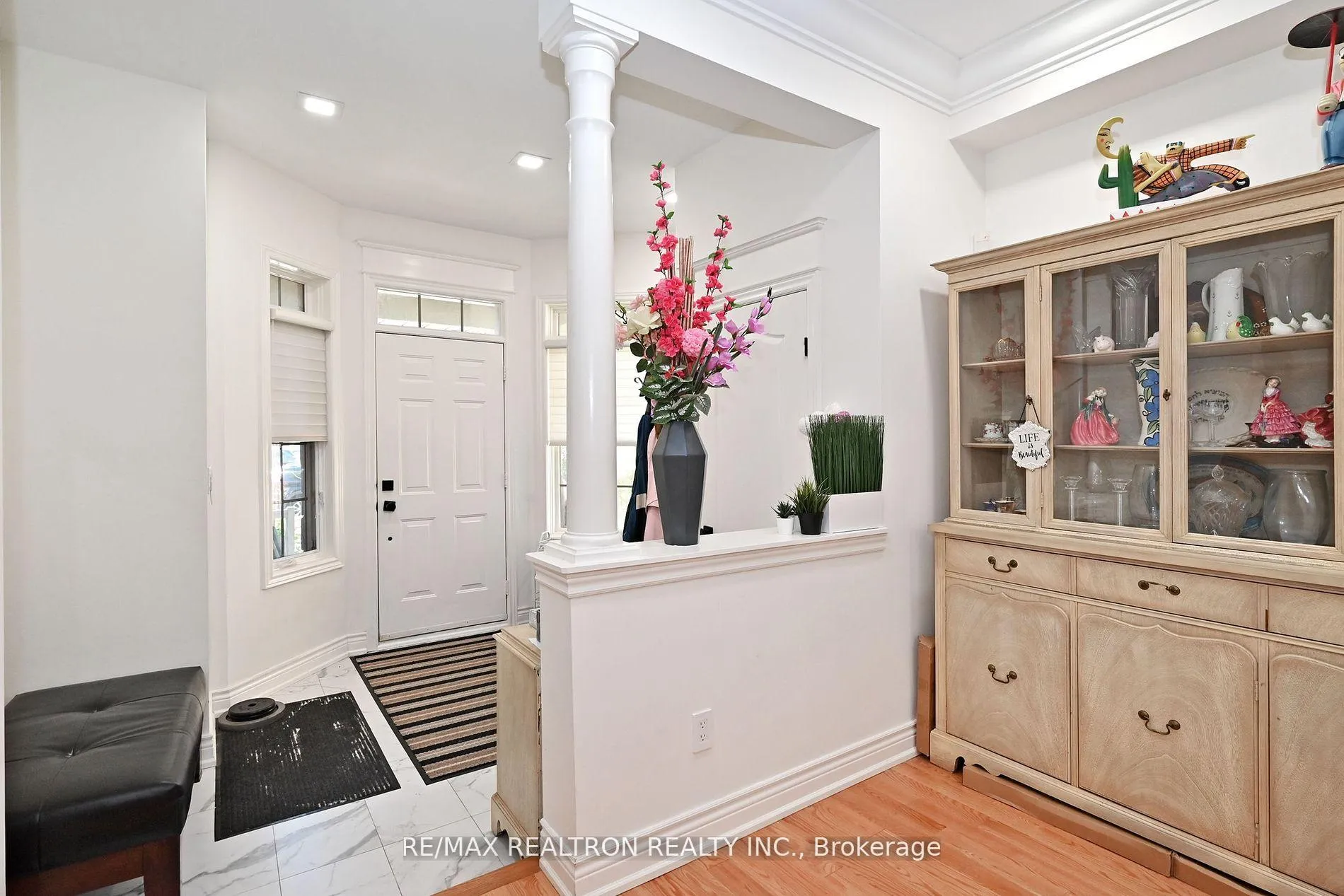 Photo 8 of 100 Kingsbridge Circle, Vaughan, Beverley Glen — HOMEH