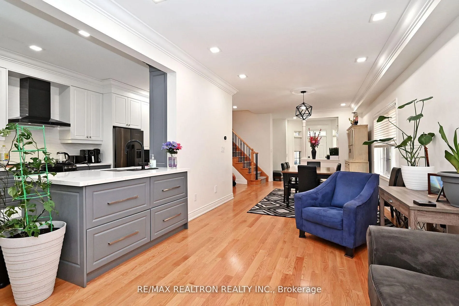Photo 15 of 100 Kingsbridge Circle, Vaughan, Beverley Glen — HOMEH