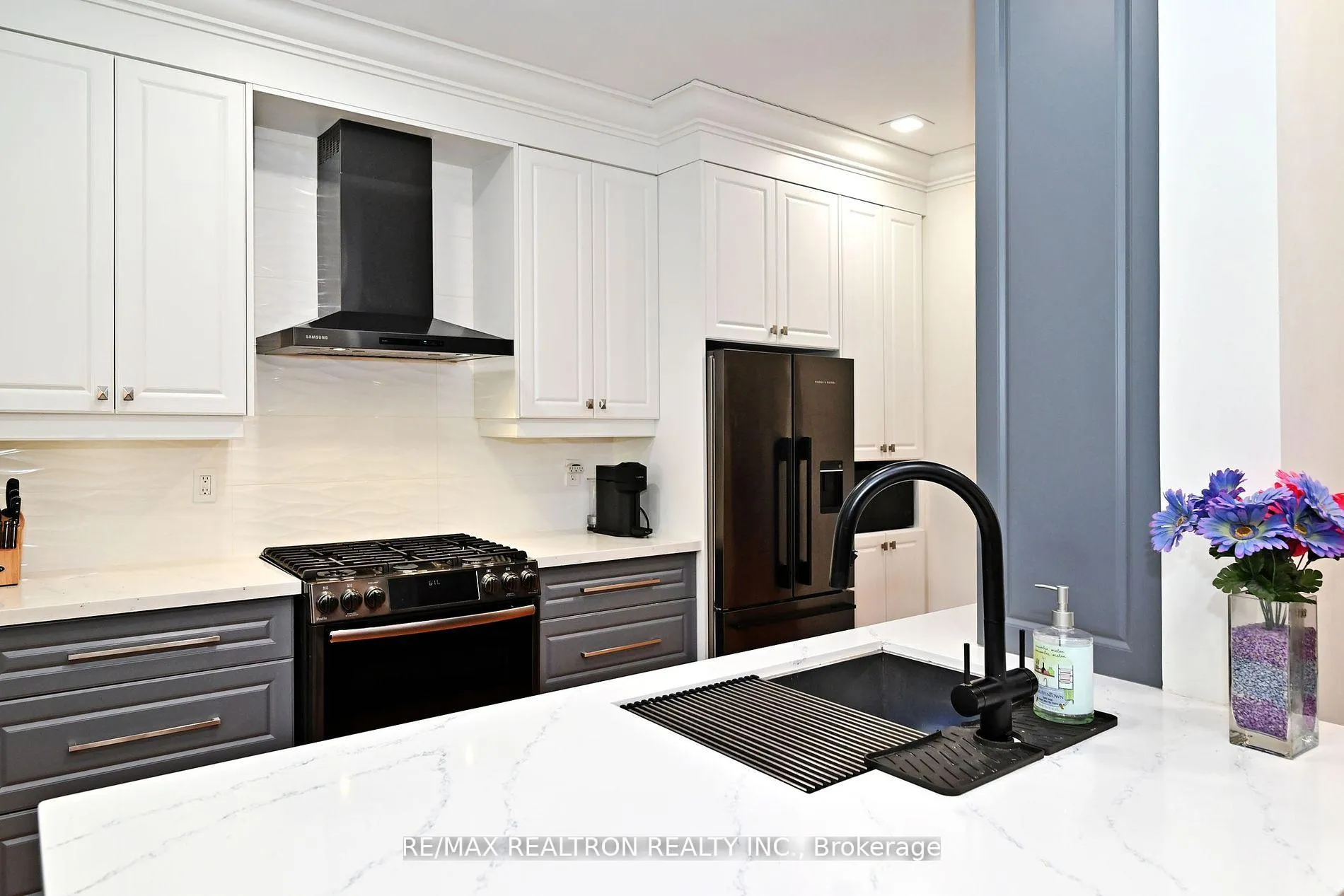 Photo 21 of 100 Kingsbridge Circle, Vaughan, Beverley Glen — HOMEH