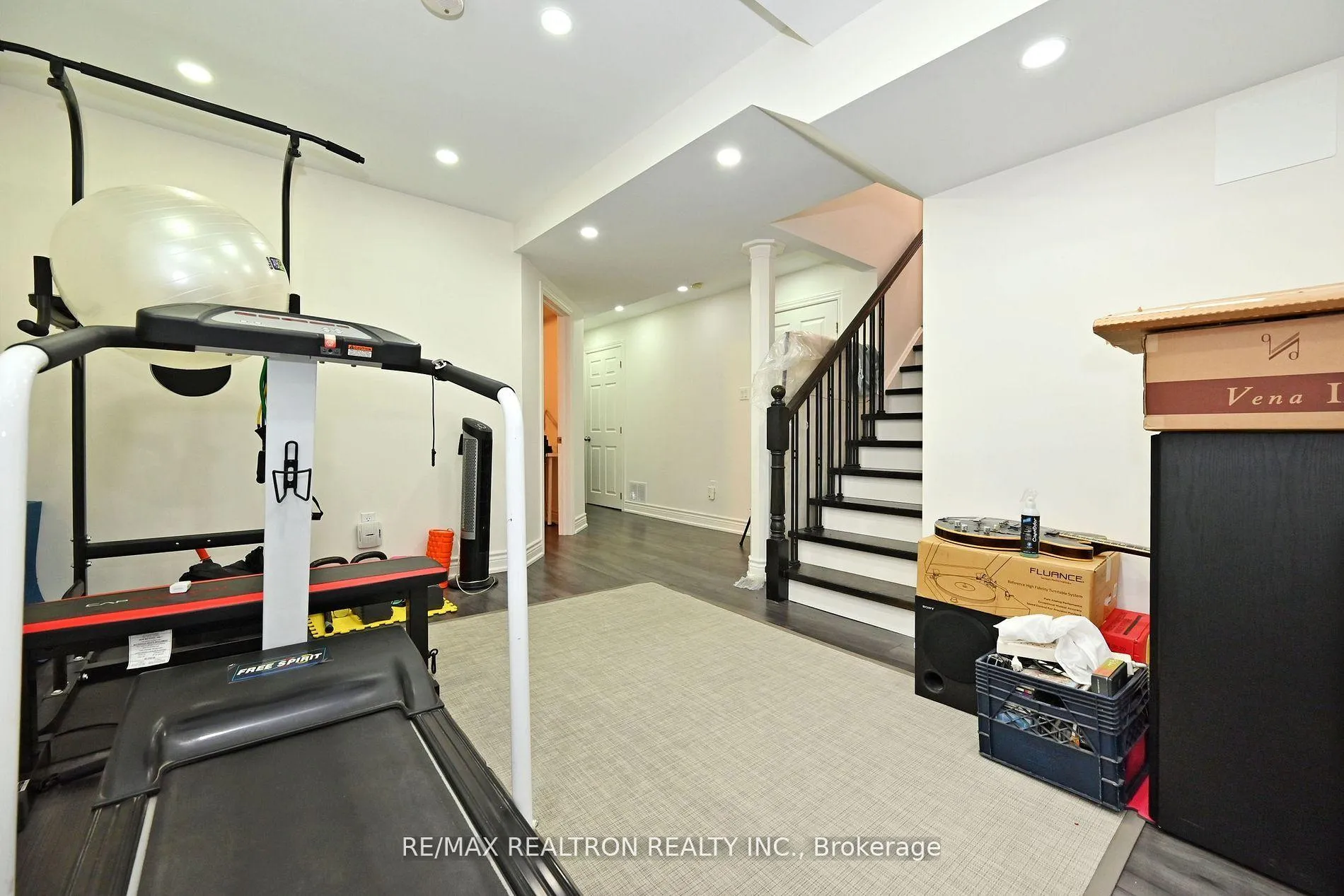 Photo 37 of 100 Kingsbridge Circle, Vaughan, Beverley Glen — HOMEH