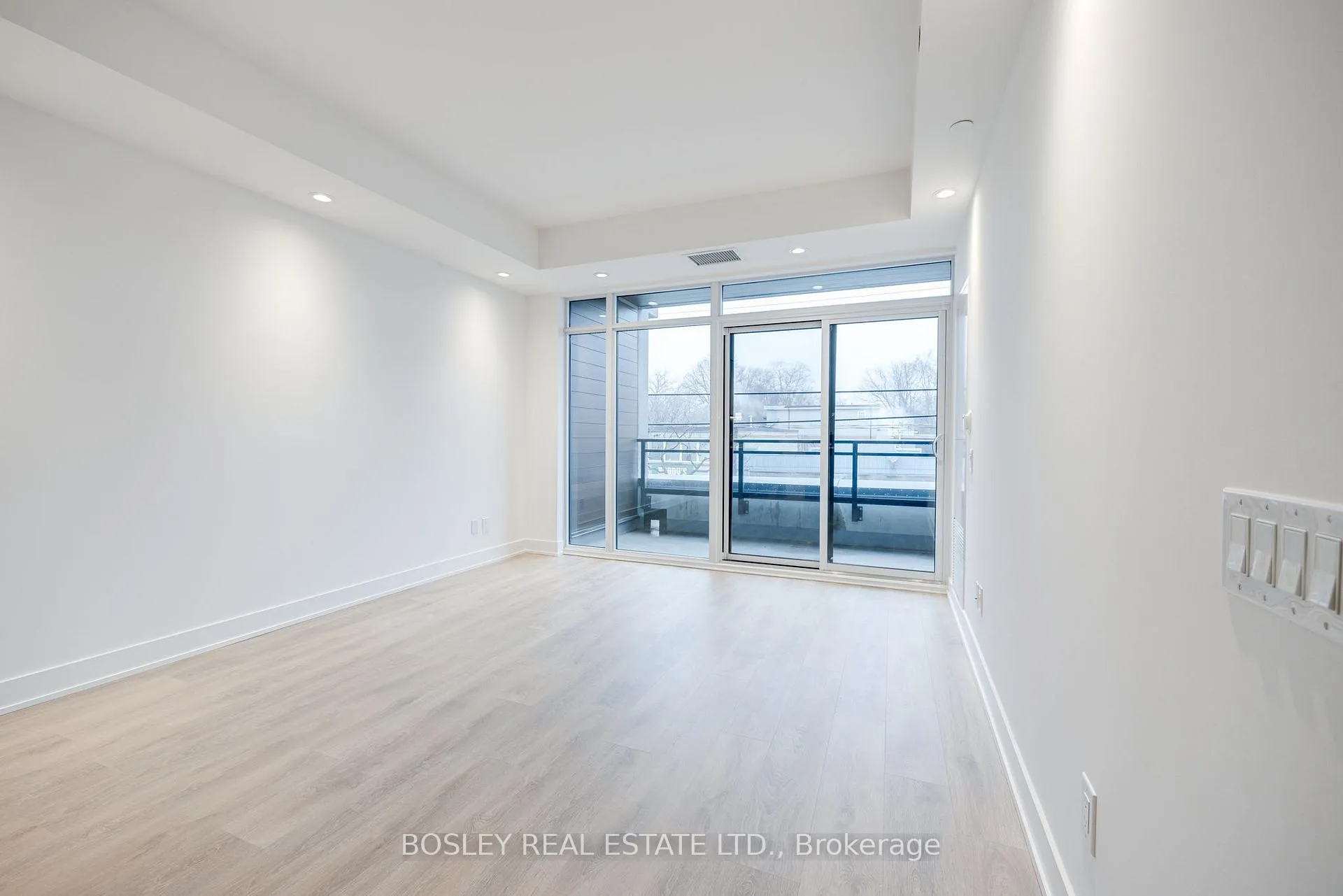Photo 4 of Unit 204, 1285 Queen Street E, Toronto, Greenwood-Coxwell — HOMEH