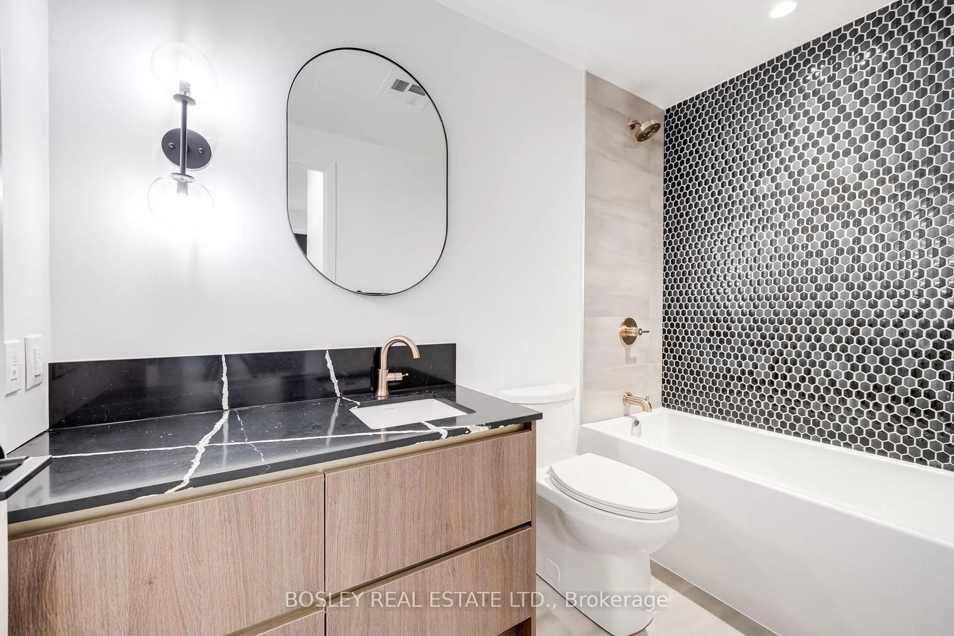 Photo 19 of Unit 204, 1285 Queen Street E, Toronto, Greenwood-Coxwell — HOMEH