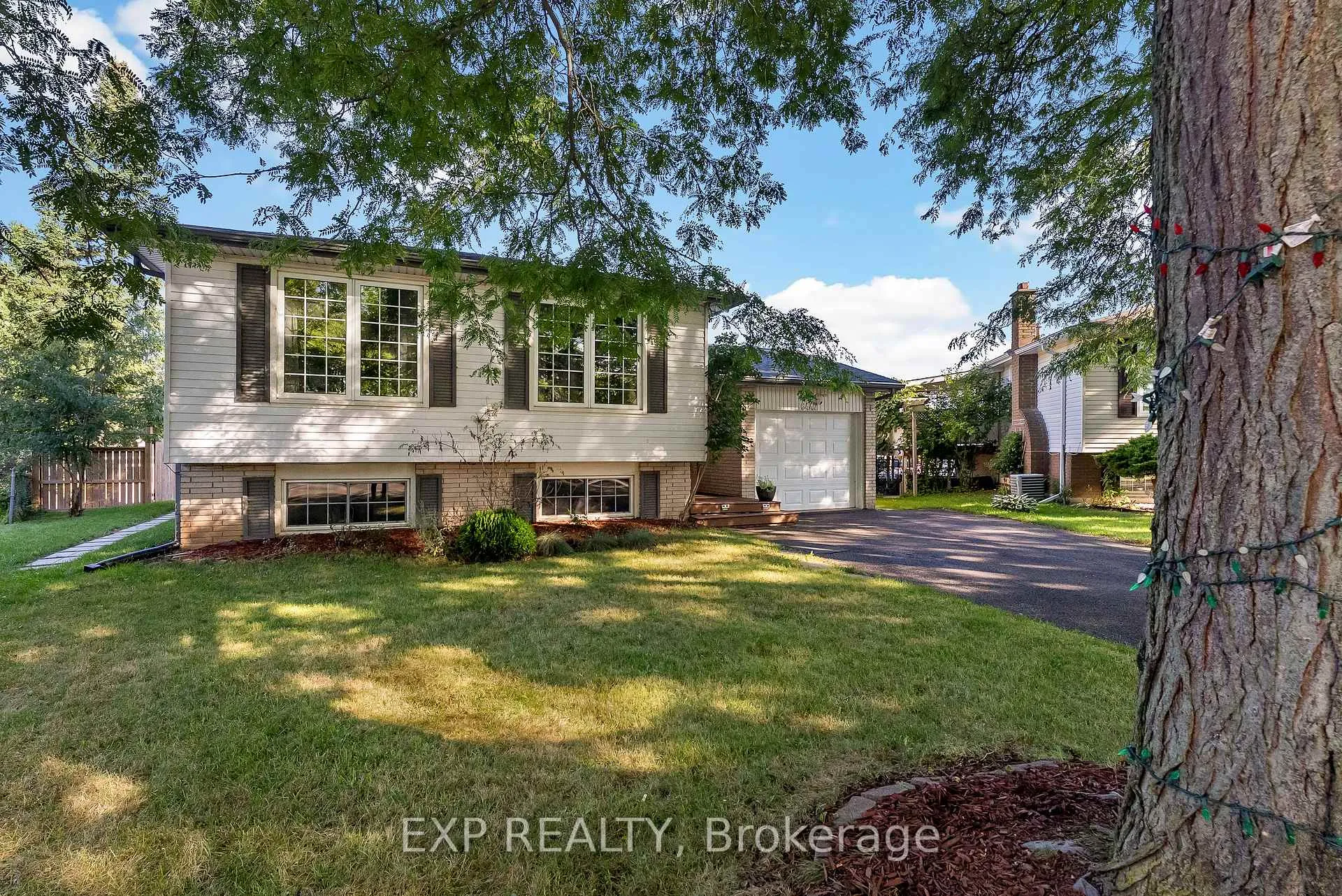 Front of 6447 Kendale Court