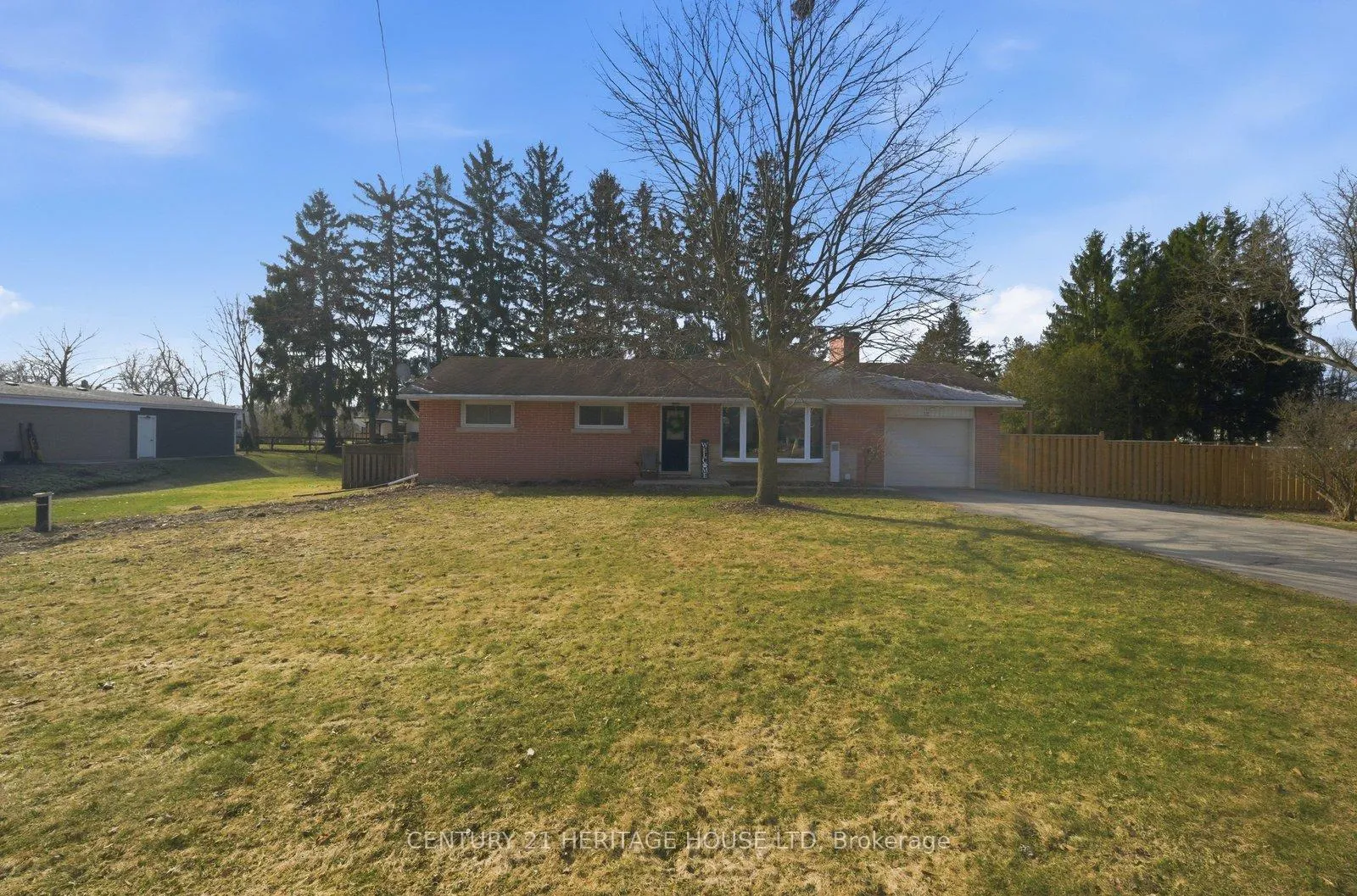 Photo 2 of 12 Stewart Drive, Brant, Burford — HOMEH