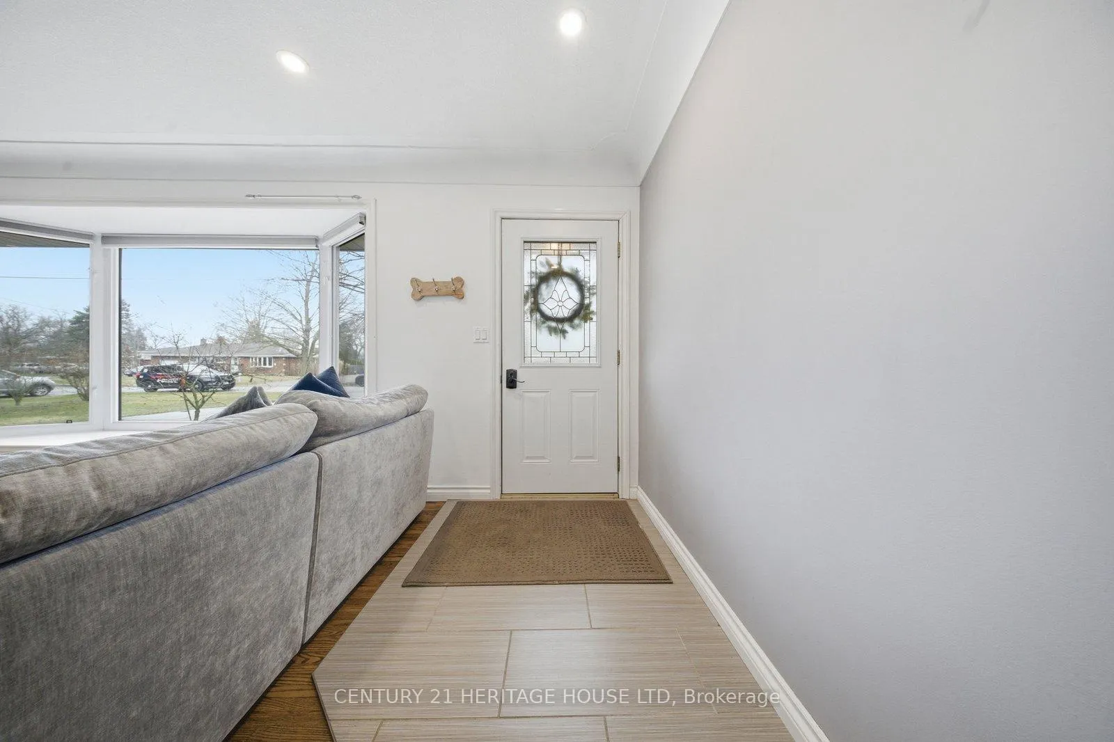 Photo 3 of 12 Stewart Drive, Brant, Burford — HOMEH