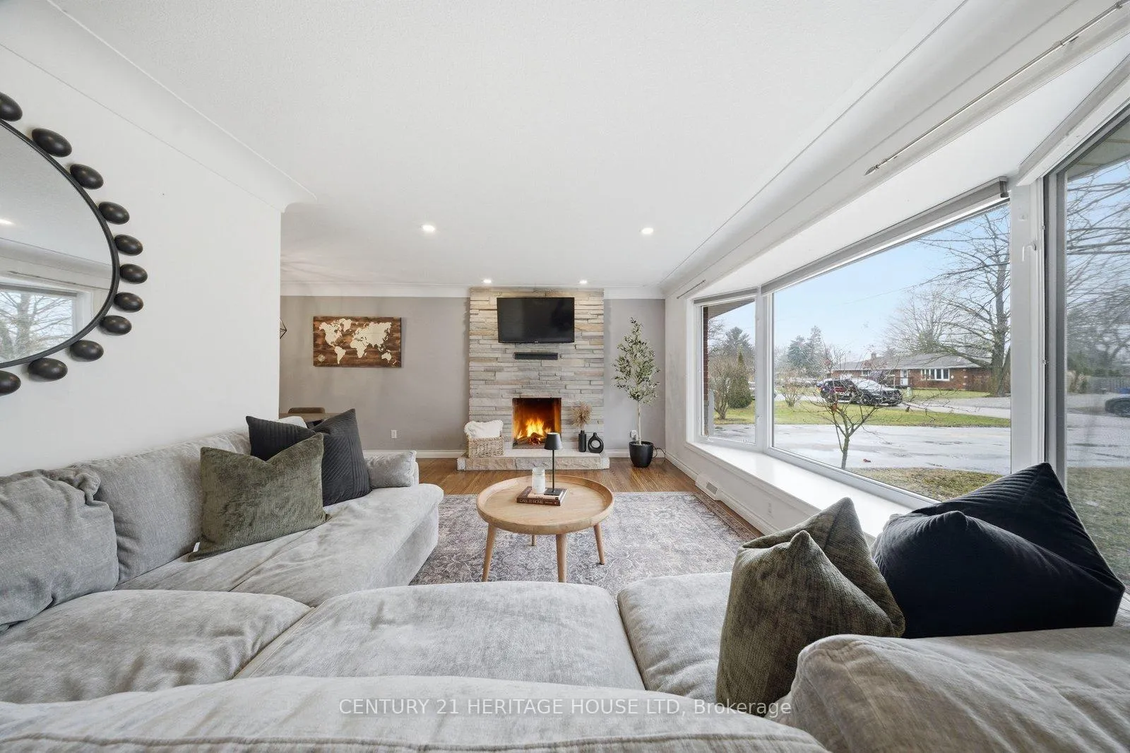 Photo 5 of 12 Stewart Drive, Brant, Burford — HOMEH
