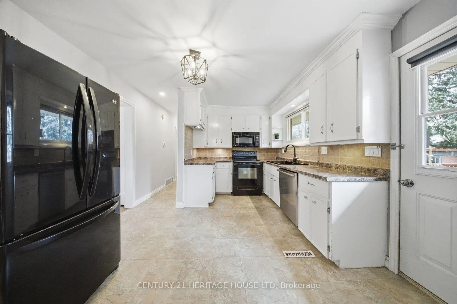Photo 11 of 12 Stewart Drive, Brant, Burford — HOMEH
