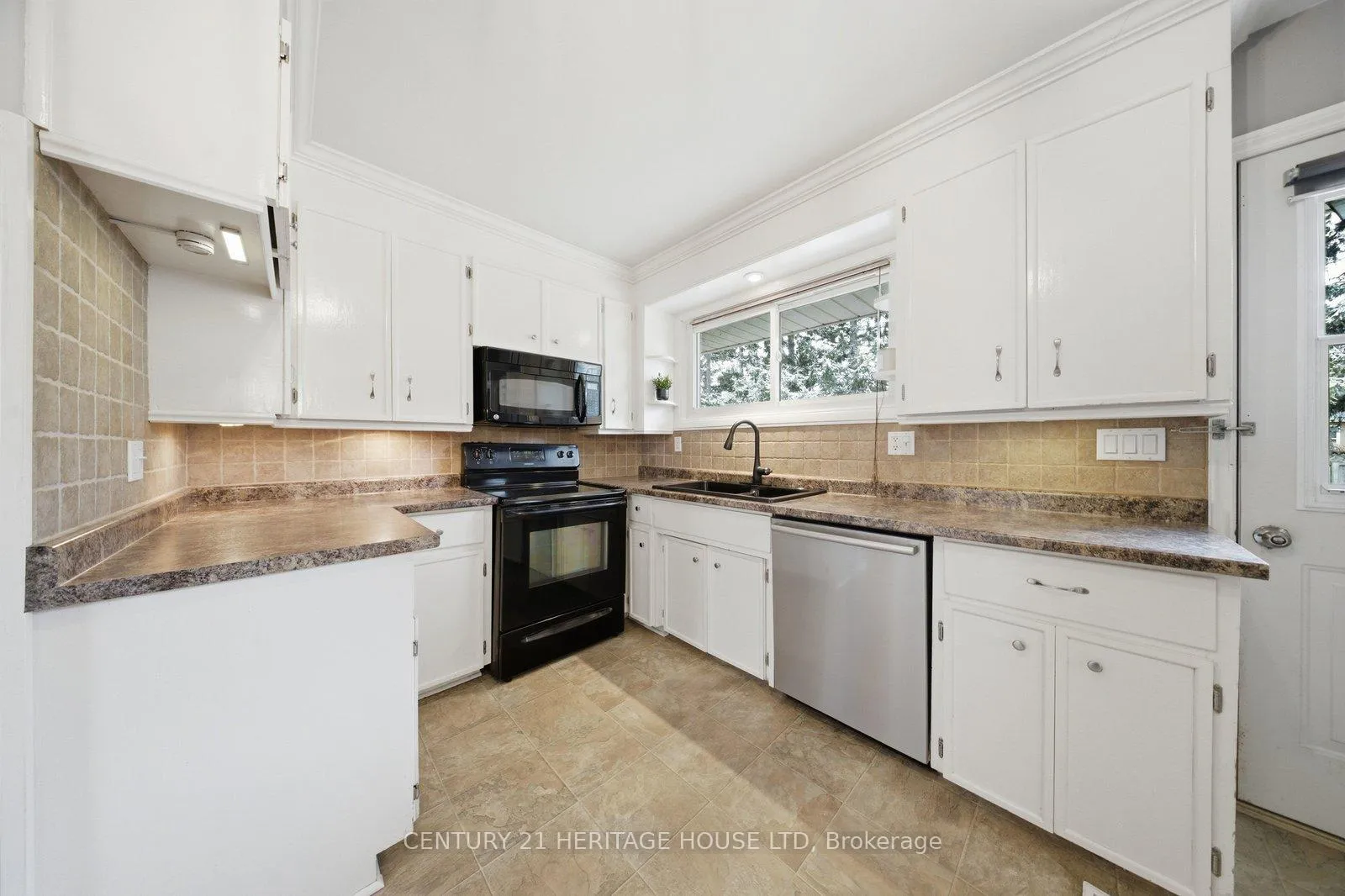 Photo 12 of 12 Stewart Drive, Brant, Burford — HOMEH