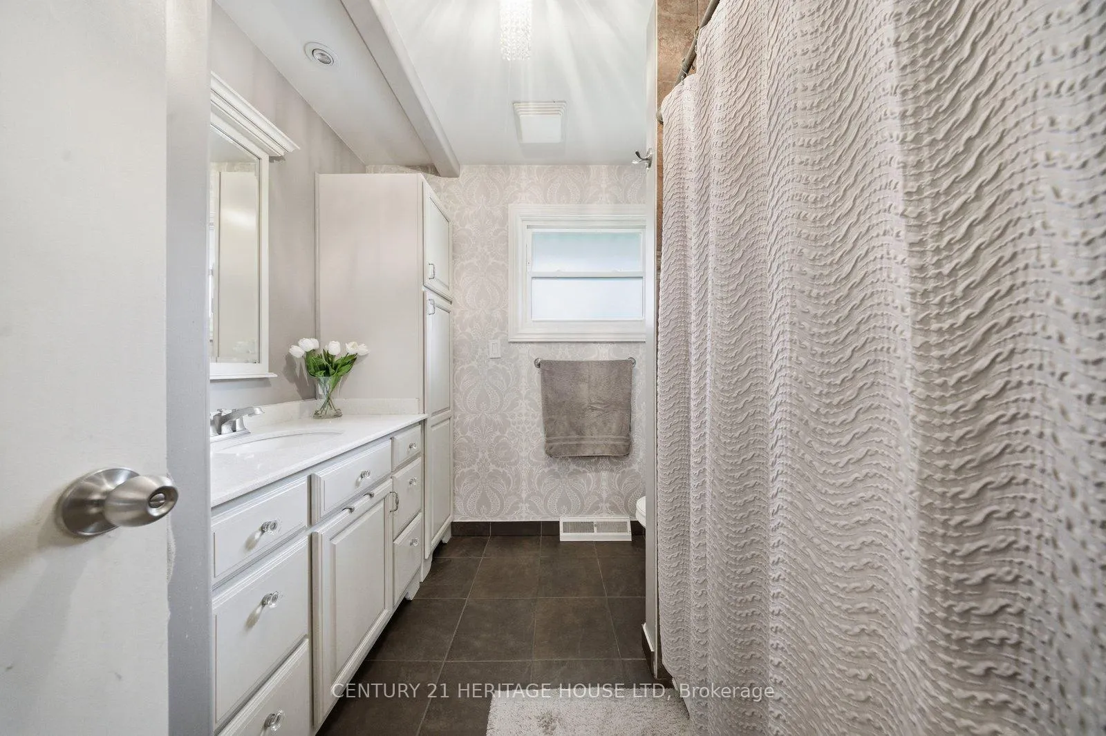 Photo 19 of 12 Stewart Drive, Brant, Burford — HOMEH