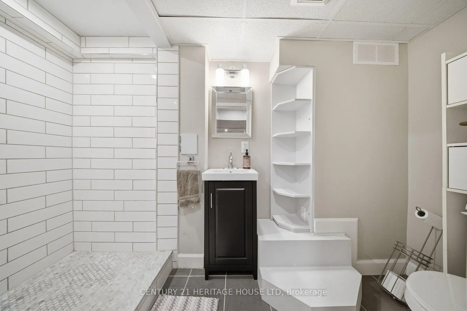 Photo 28 of 12 Stewart Drive, Brant, Burford — HOMEH