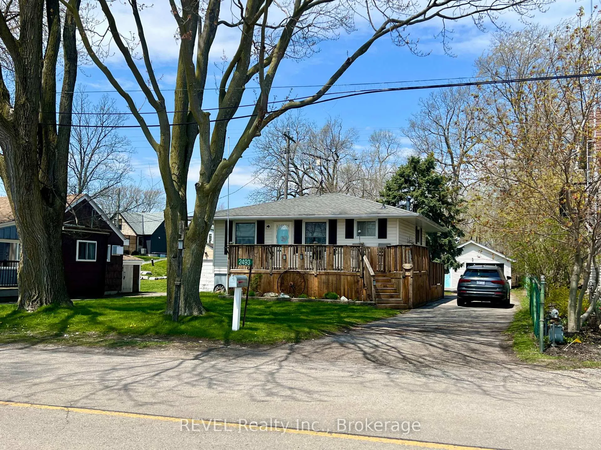Front of 2493 North Shore Drive