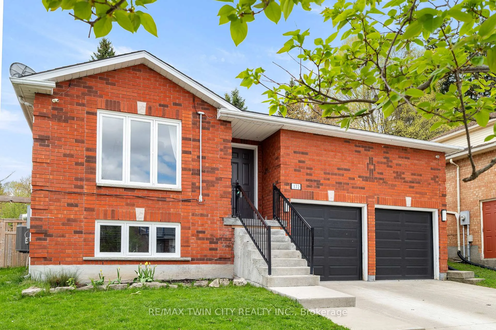 Photo 2 of 172 General Drive, Kitchener — HOMEH
