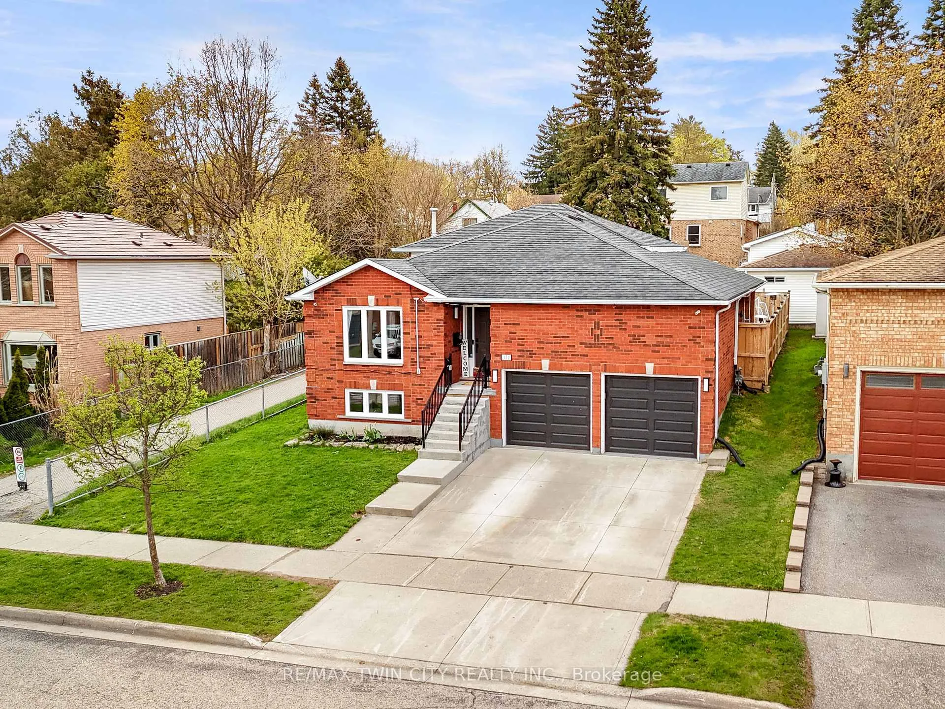 Photo 3 of 172 General Drive, Kitchener — HOMEH