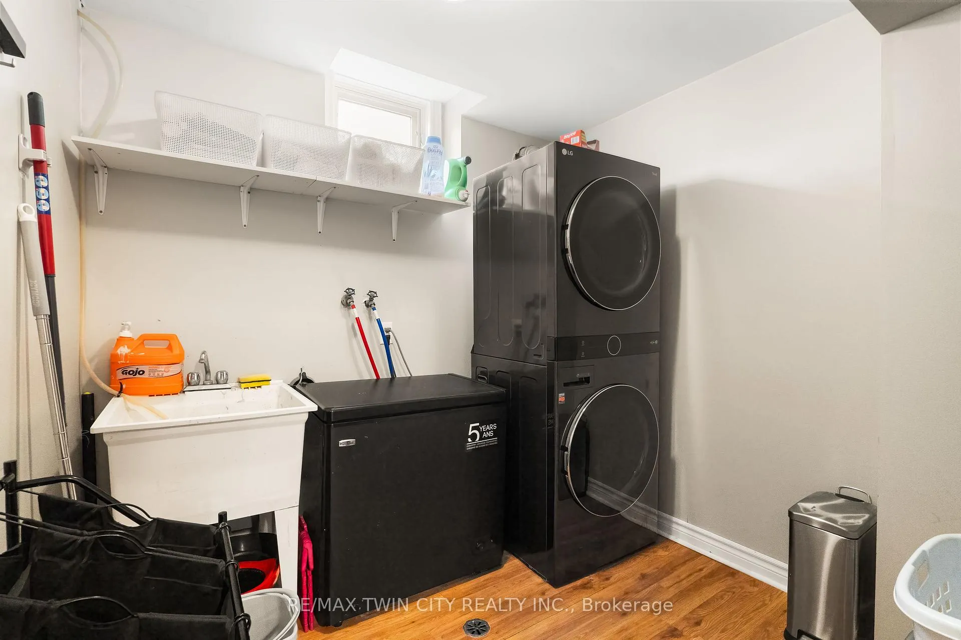 Photo 33 of 172 General Drive, Kitchener — HOMEH