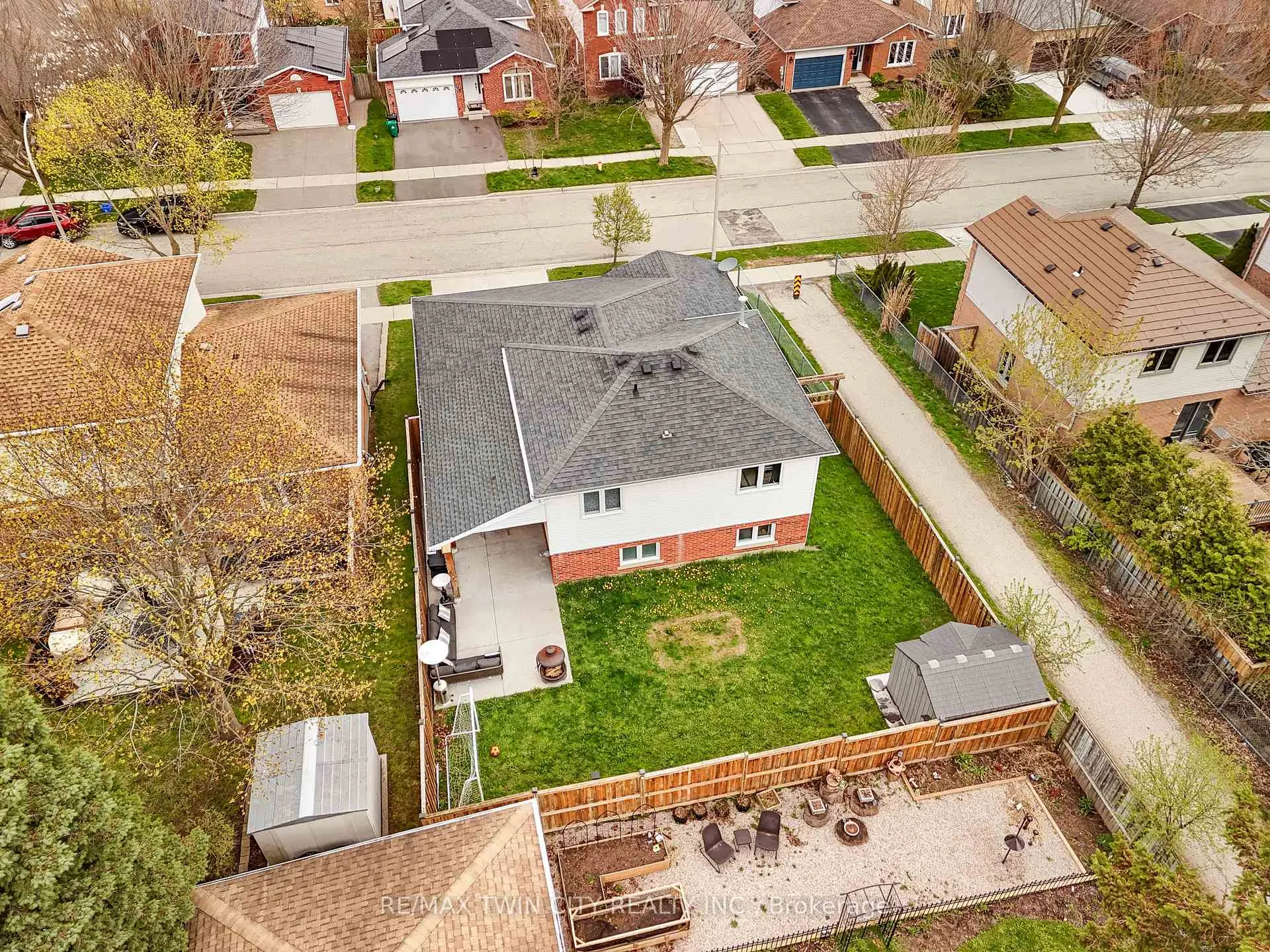 Photo 41 of 172 General Drive, Kitchener — HOMEH