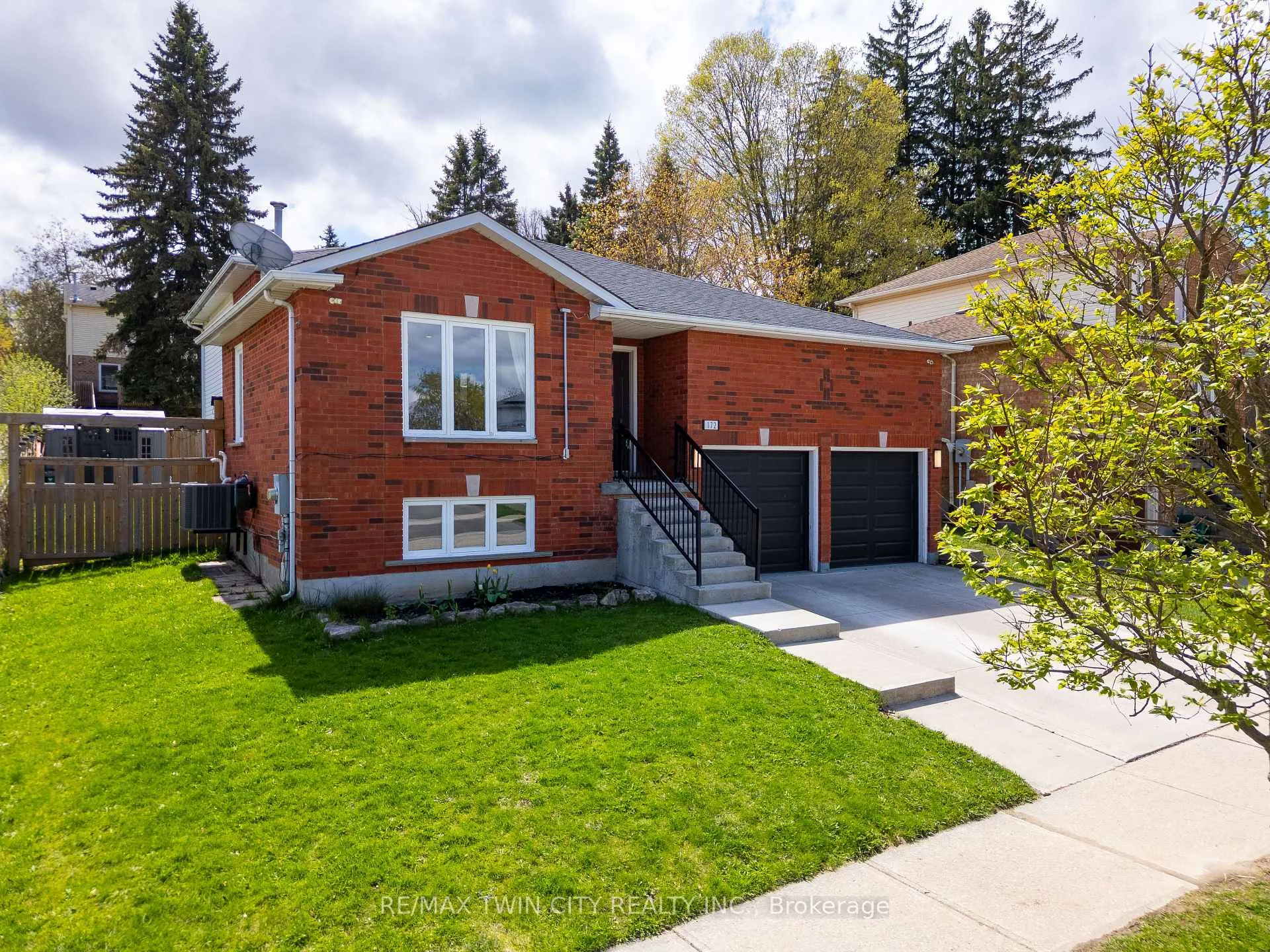 Photo 44 of 172 General Drive, Kitchener — HOMEH