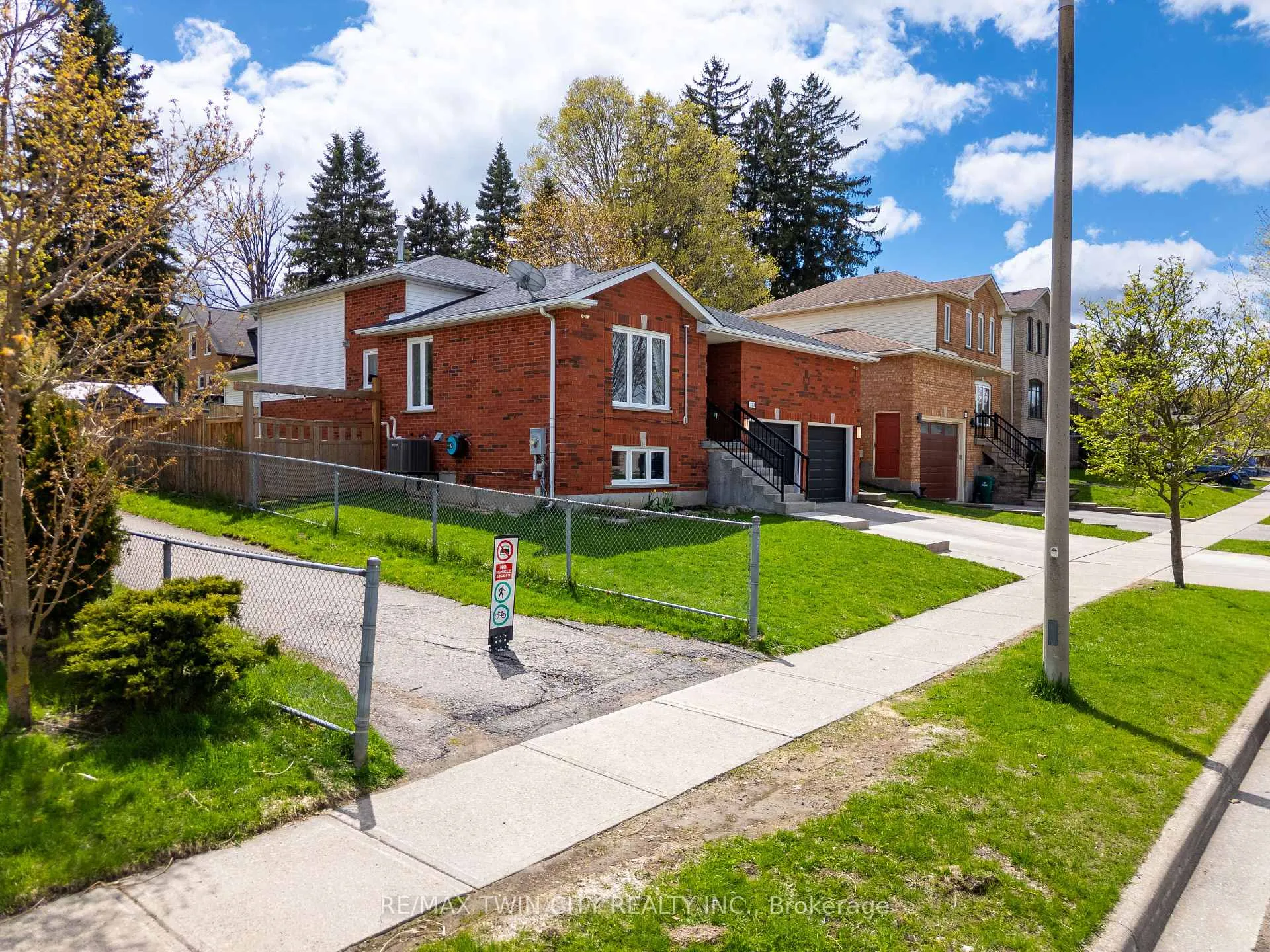 Photo 45 of 172 General Drive, Kitchener — HOMEH