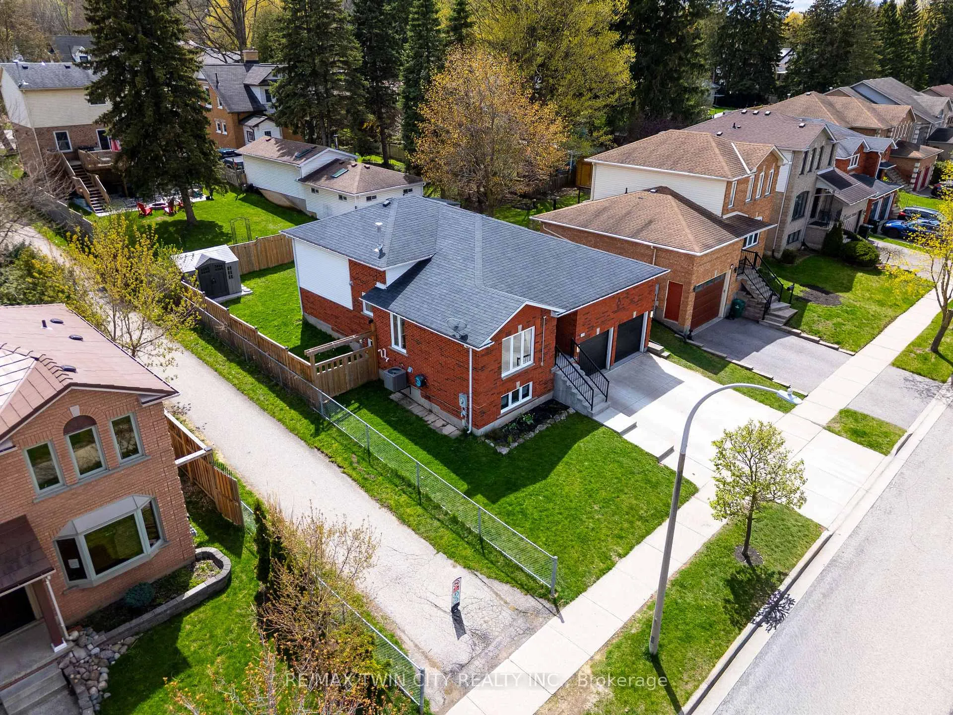 Photo 46 of 172 General Drive, Kitchener — HOMEH