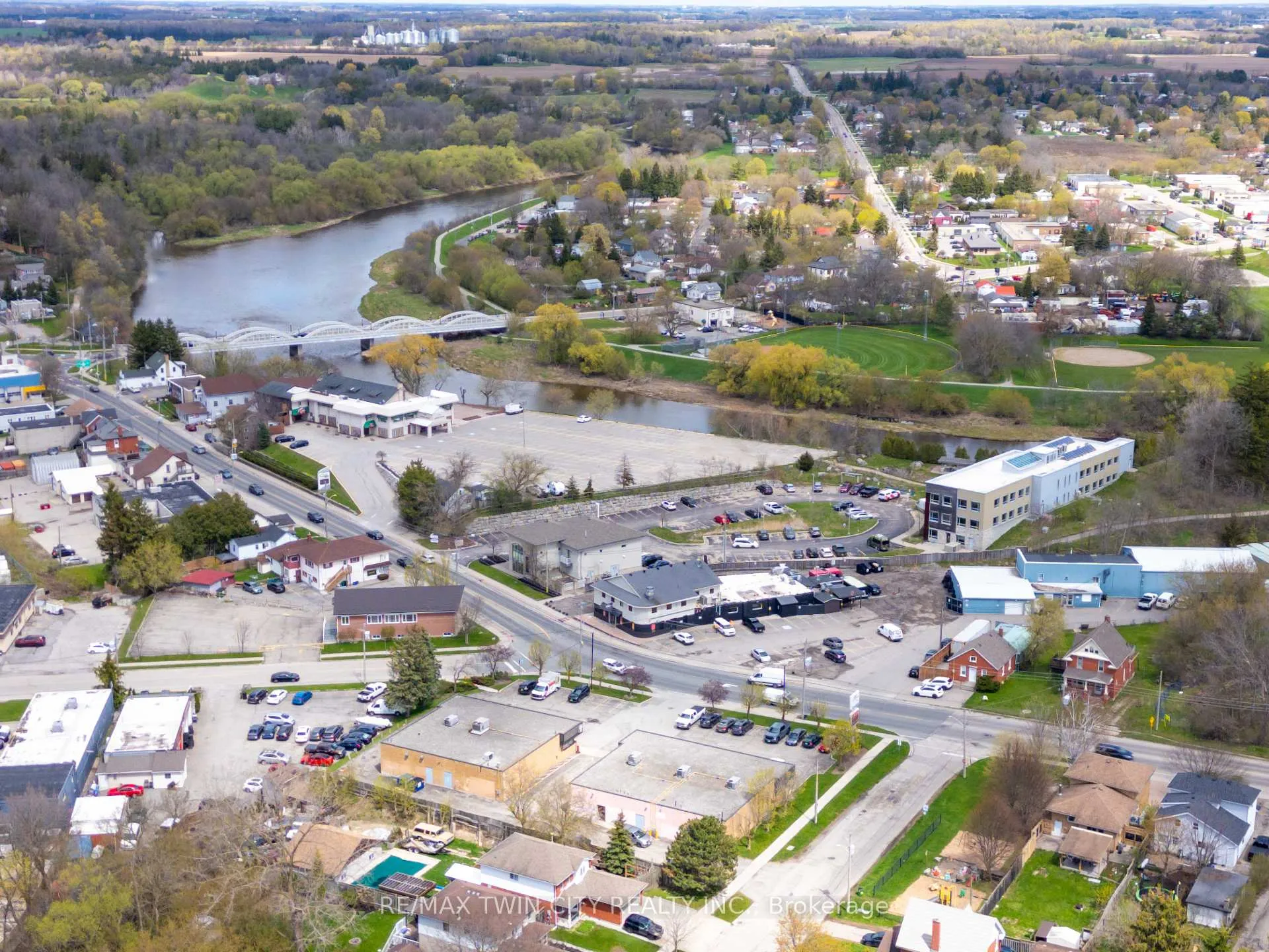 Photo 50 of 172 General Drive, Kitchener — HOMEH