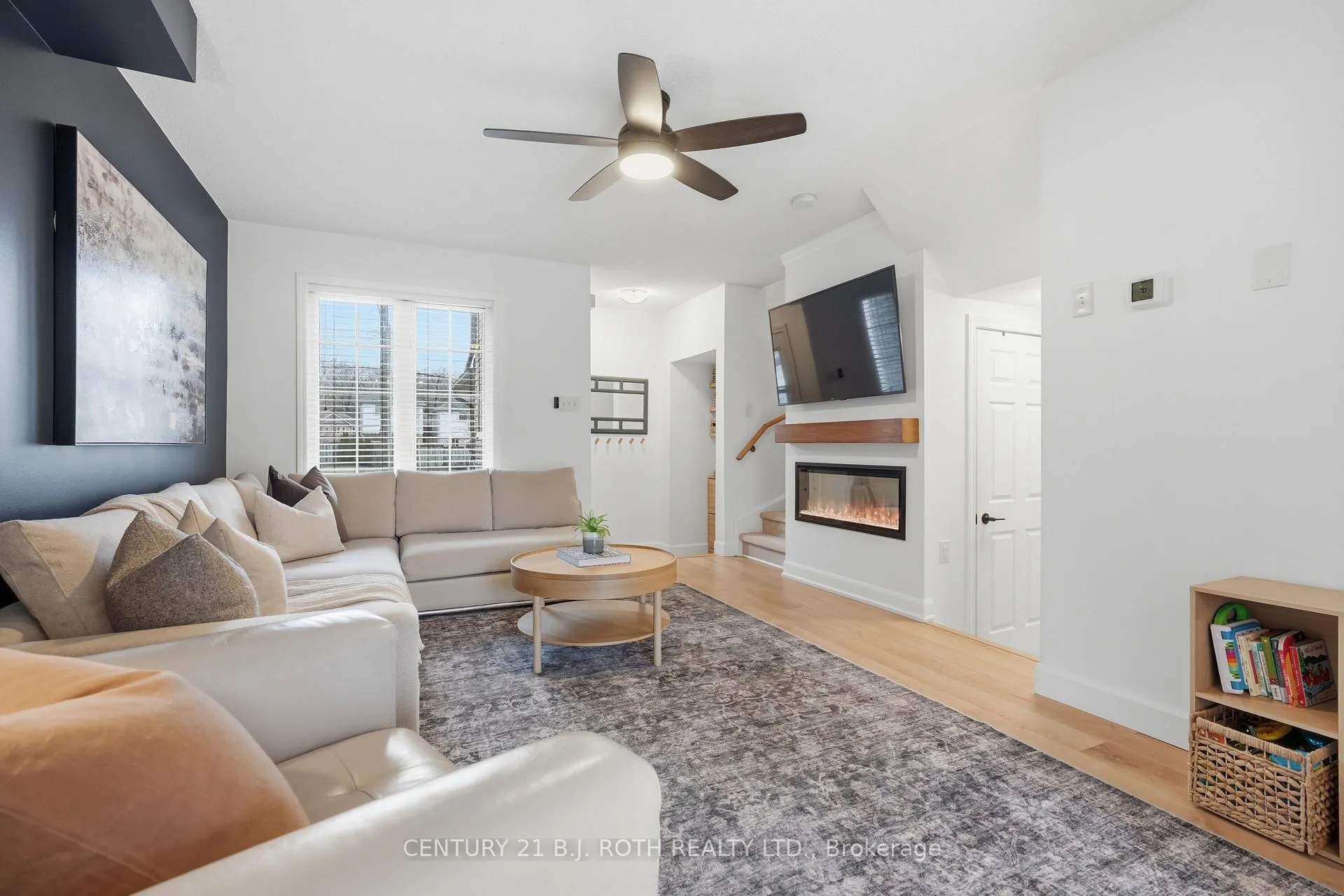Photo 4 of 387 Ferndale Drive S, Barrie, Ardagh — HOMEH
