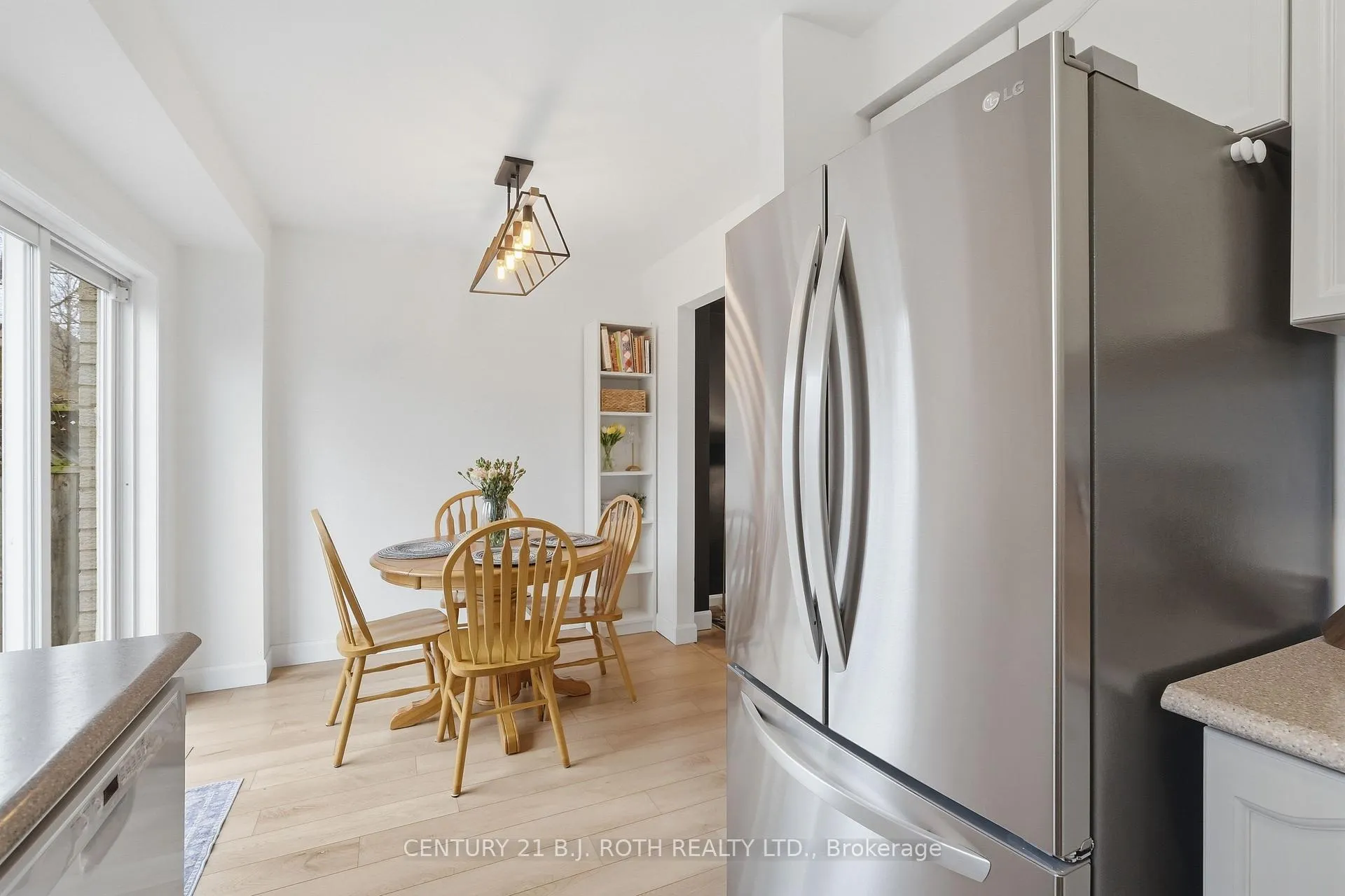 Photo 6 of 387 Ferndale Drive S, Barrie, Ardagh — HOMEH