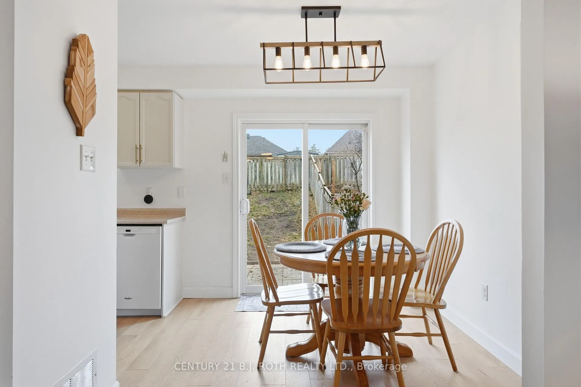 Photo 7 of 387 Ferndale Drive S, Barrie, Ardagh — HOMEH