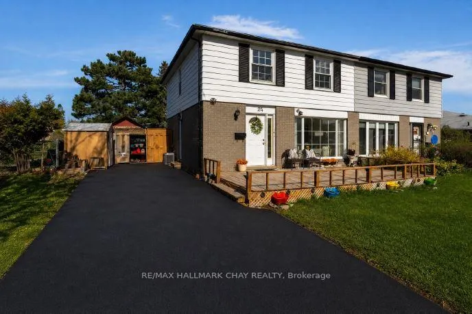 Photo 3 of 24 Flamingo Crescent, Brampton, Southgate — HOMEH