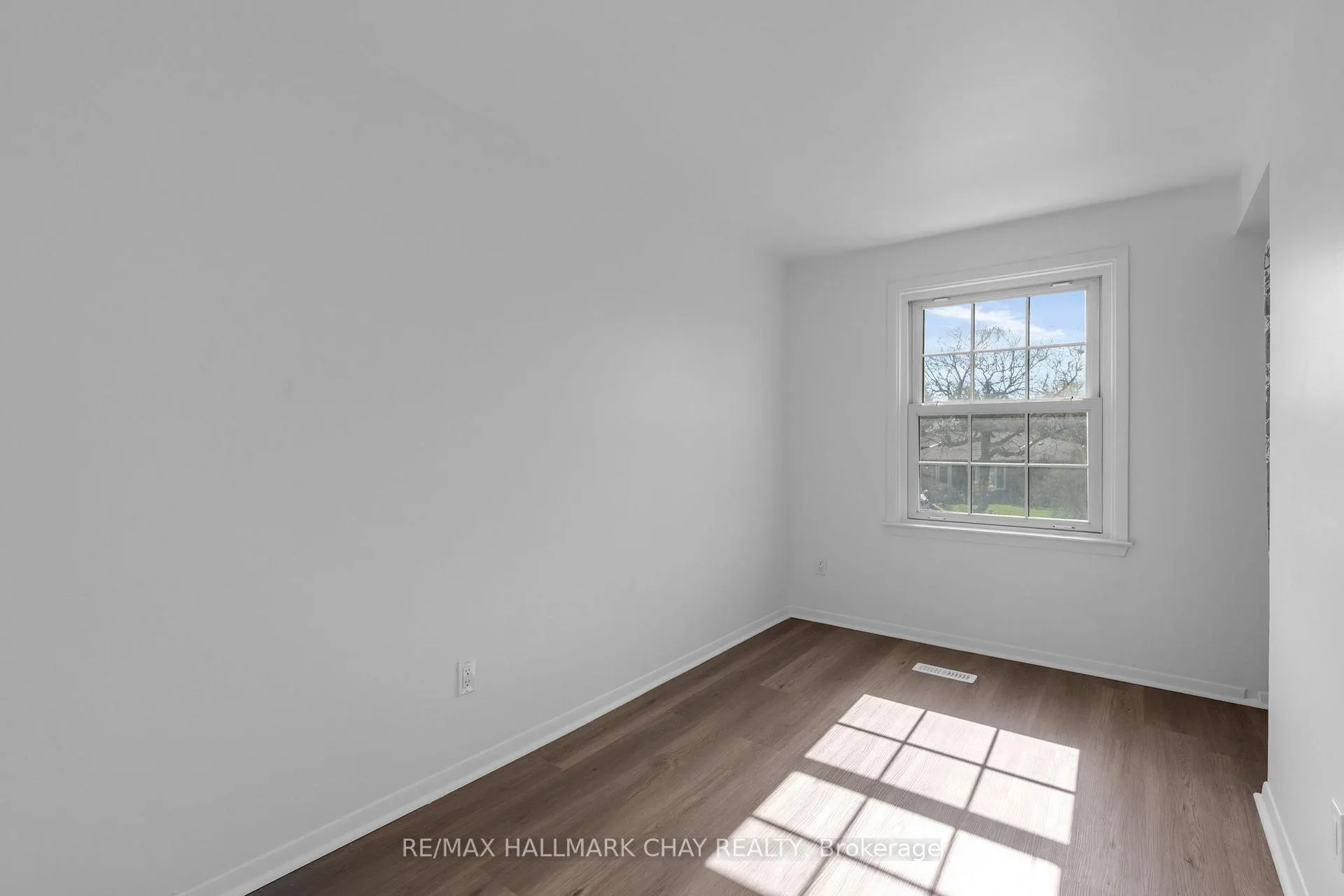 Photo 17 of 24 Flamingo Crescent, Brampton, Southgate — HOMEH