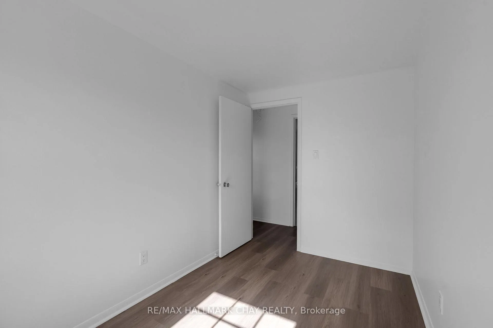 Photo 18 of 24 Flamingo Crescent, Brampton, Southgate — HOMEH
